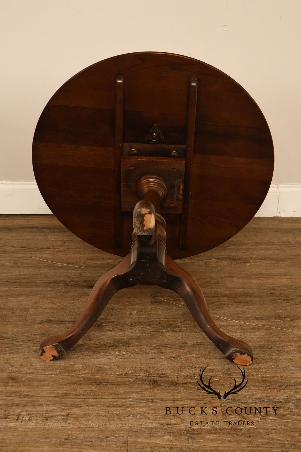 Traditional Tilt Top Pedestal Accent Table Tea Table