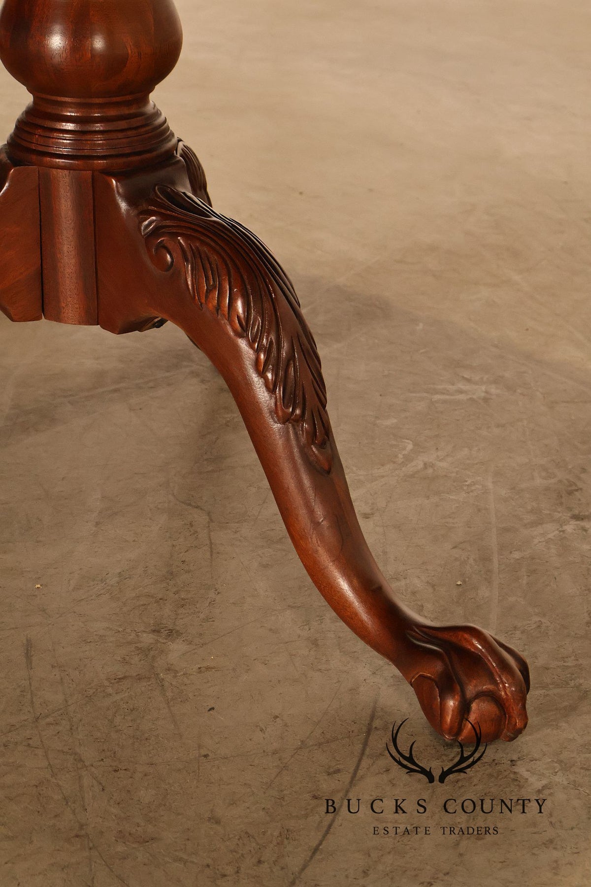 Ethan Allen Georgian Style Double Pedestal Mahogany Dining Table