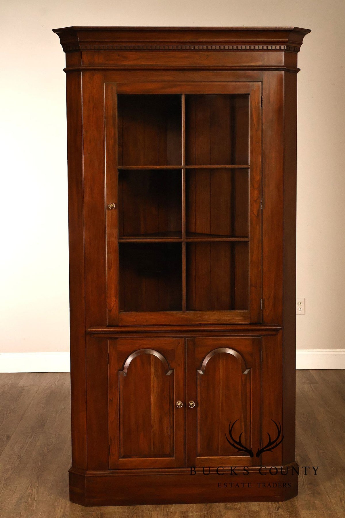 Pennsylvania House Georgian Pair of Lighted Corner Display Cabinets