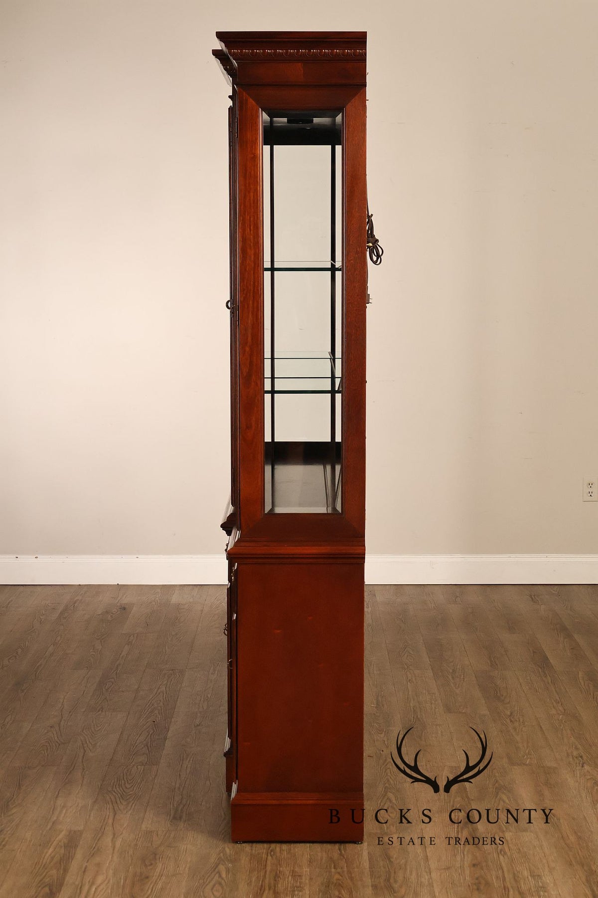Ethan Allen 18th Century Collection Mahogany Inlaid Lighted China Cabinet