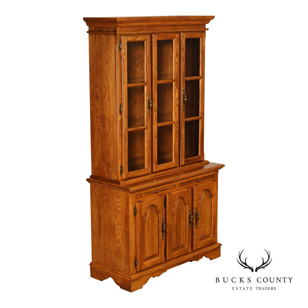 Nichols And Stone Oak Lighted China Cabinet