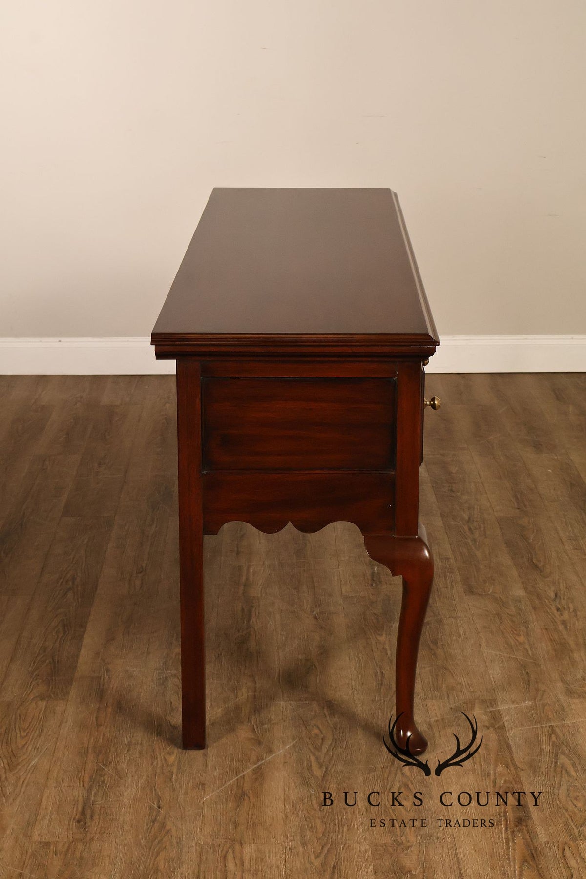 Henkel Harris Queen Anne Banded Mahogany Hunt Board