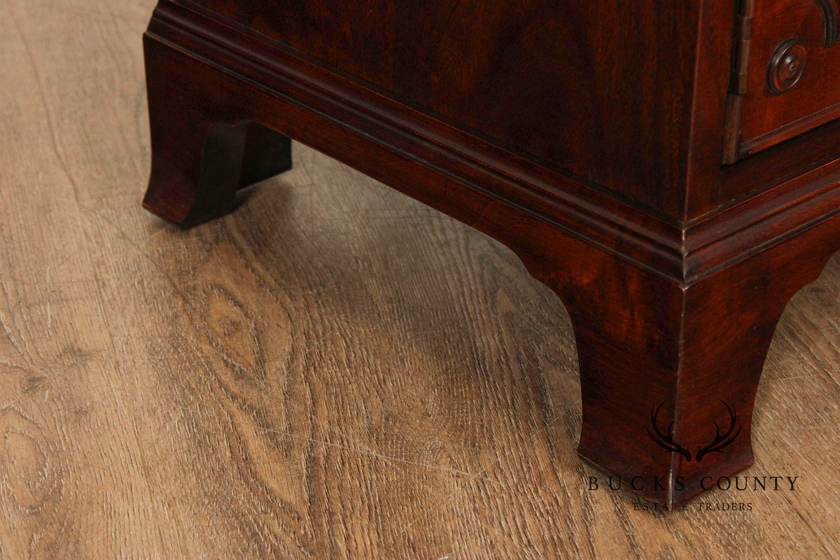 Century Furniture Georgian Style Pair of Mahogany Nightstands