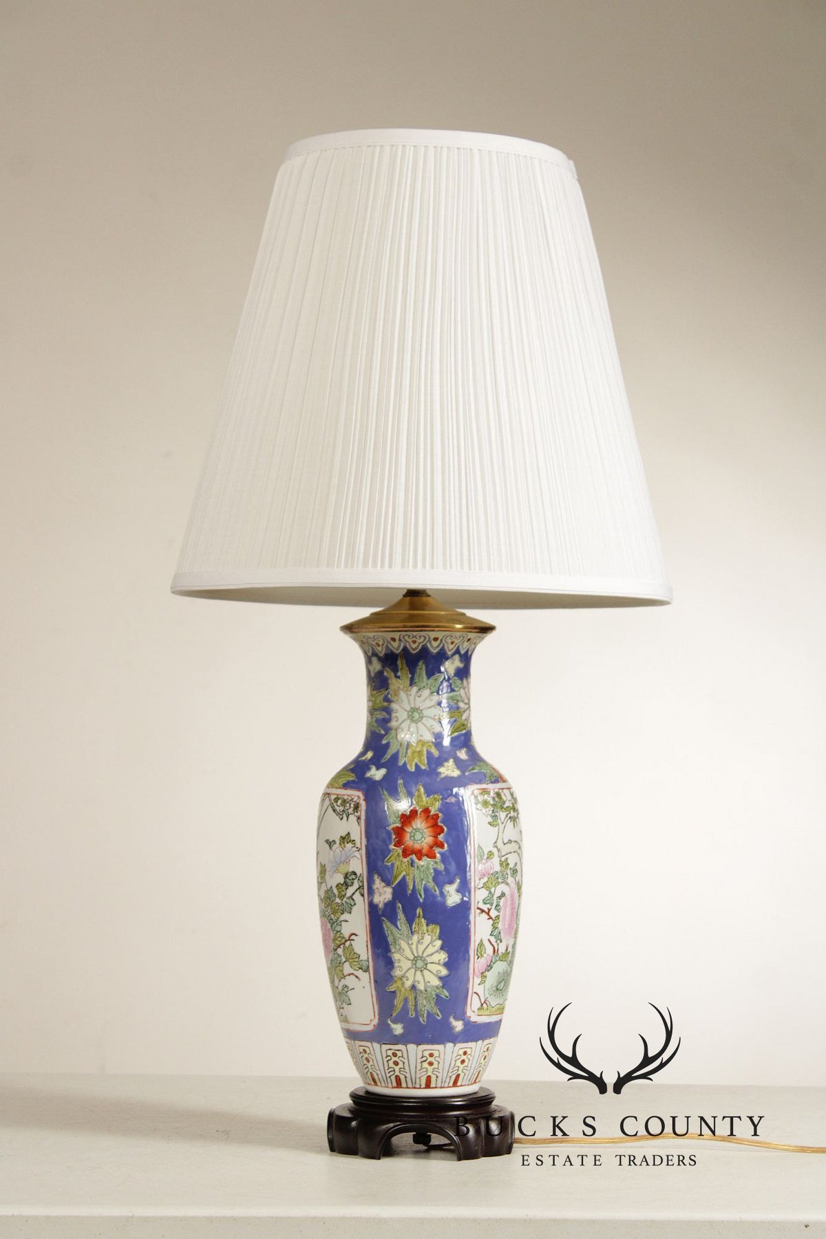 Asian Style Porcelain Vasiform Table Lamp