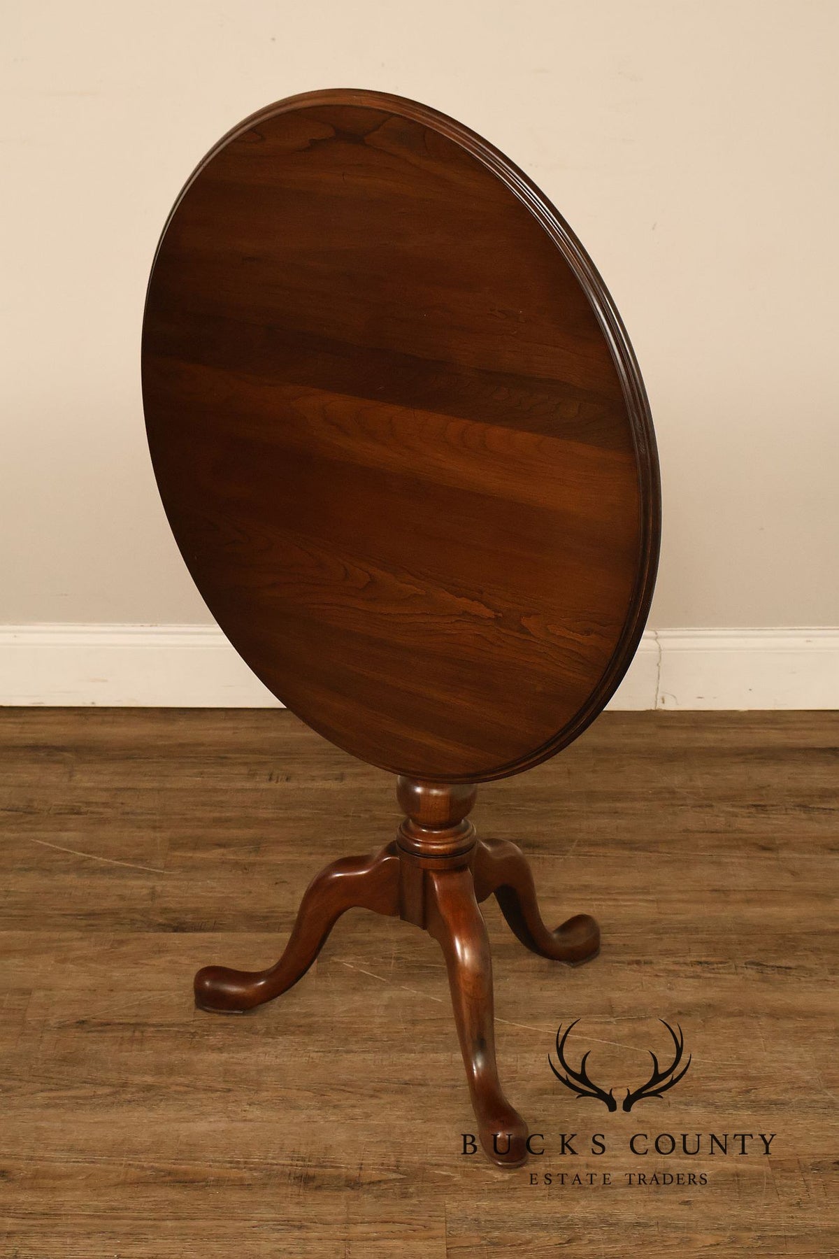 Traditional Tilt Top Pedestal Accent Table Tea Table
