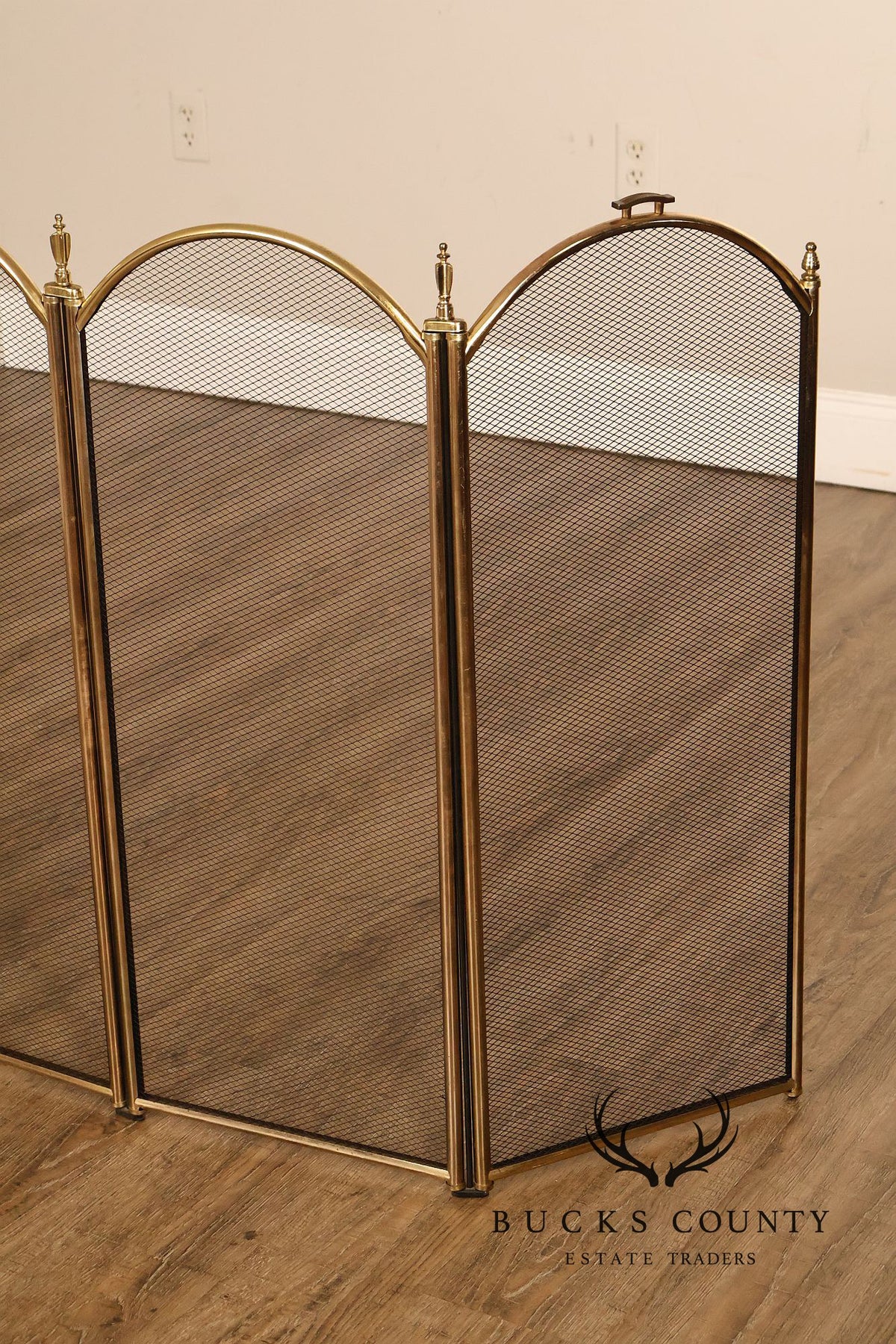 Traditional Four-Panel Arched Fireplace Screen