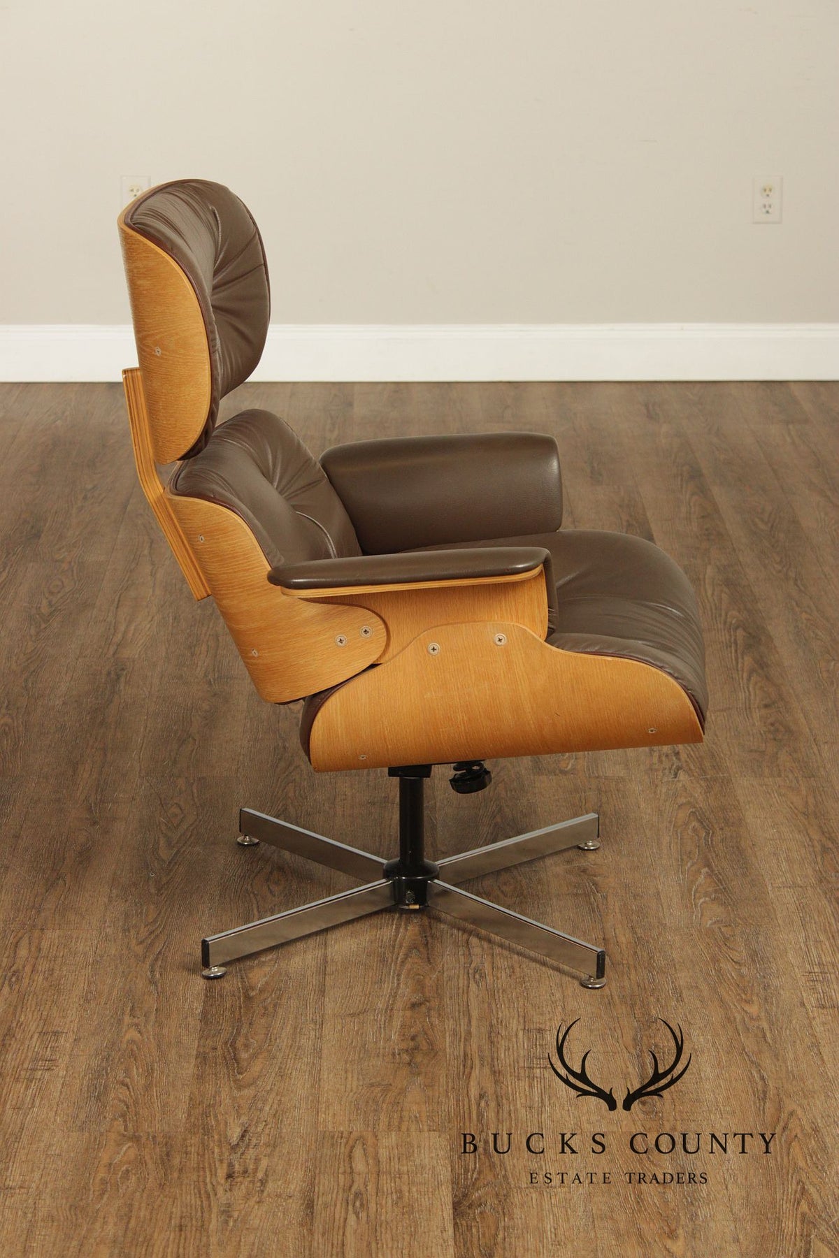 Eames Style Leather Swivel Chair with Ottoman