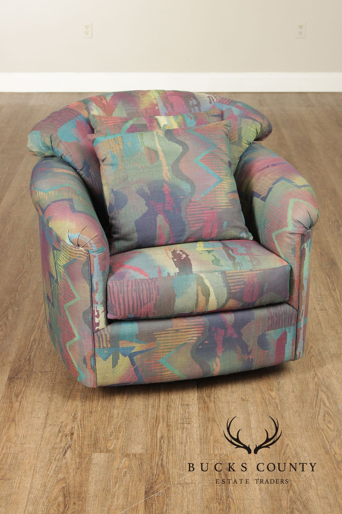 Sherrill Furniture Post Modern Pair of Swivel Club Chairs