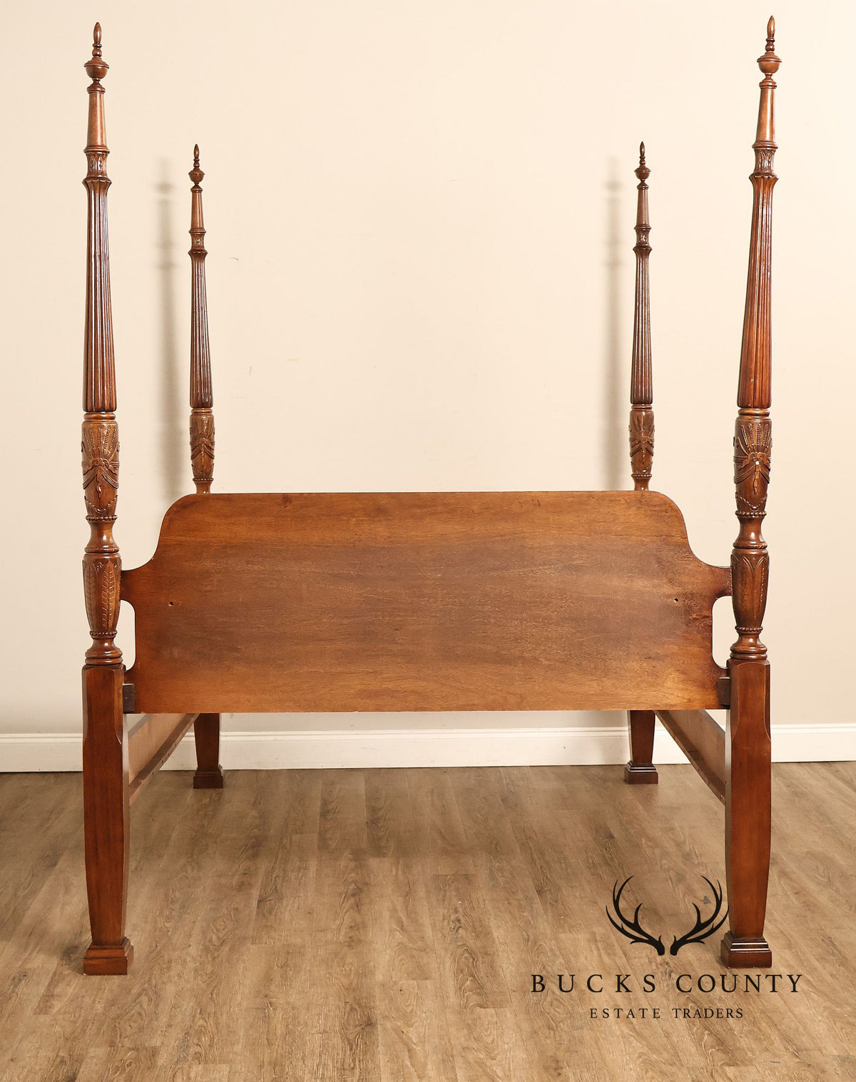 Thomasville Traditional Queen Size Poster Bed