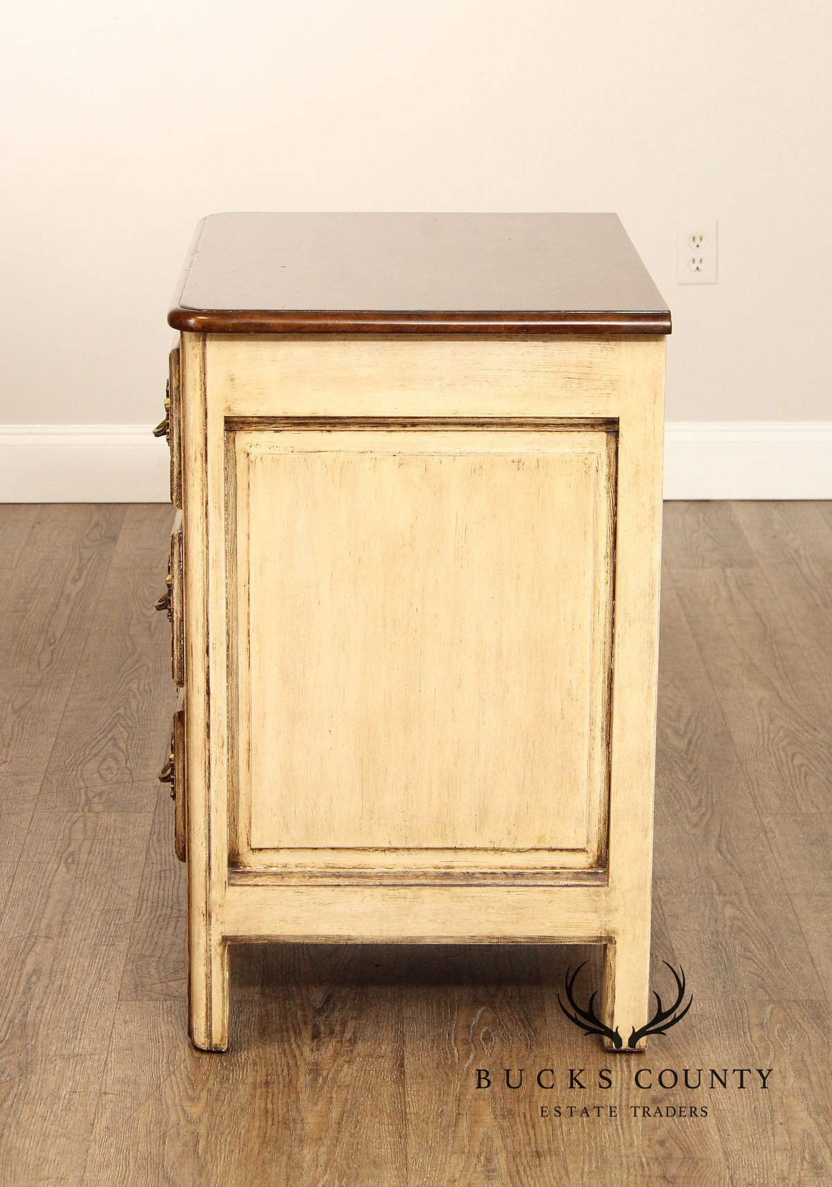 French Provincial Style Pair of Painted Nightstands Chests