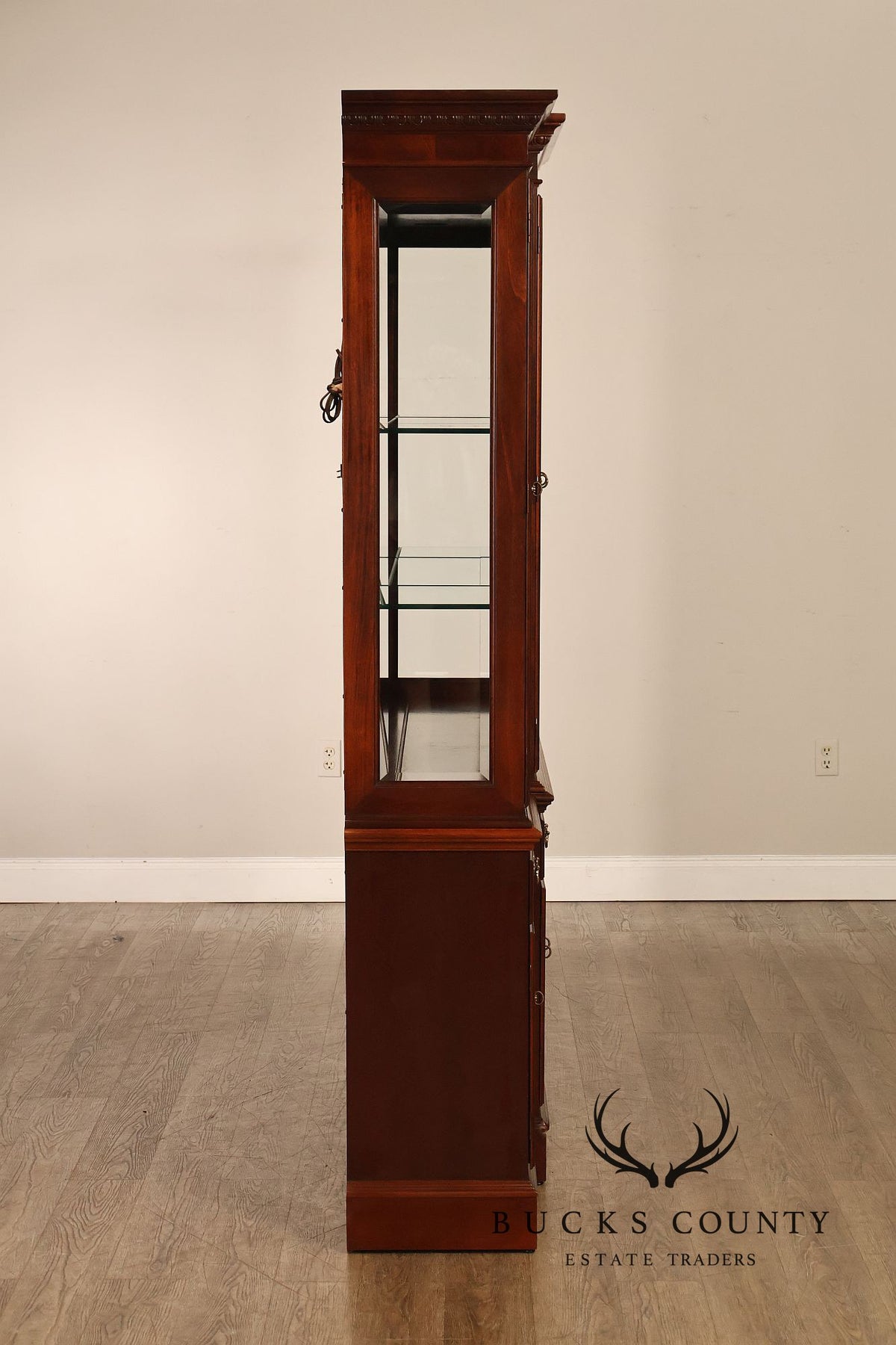 Ethan Allen 18th Century Collection Mahogany Inlaid Lighted China Cabinet