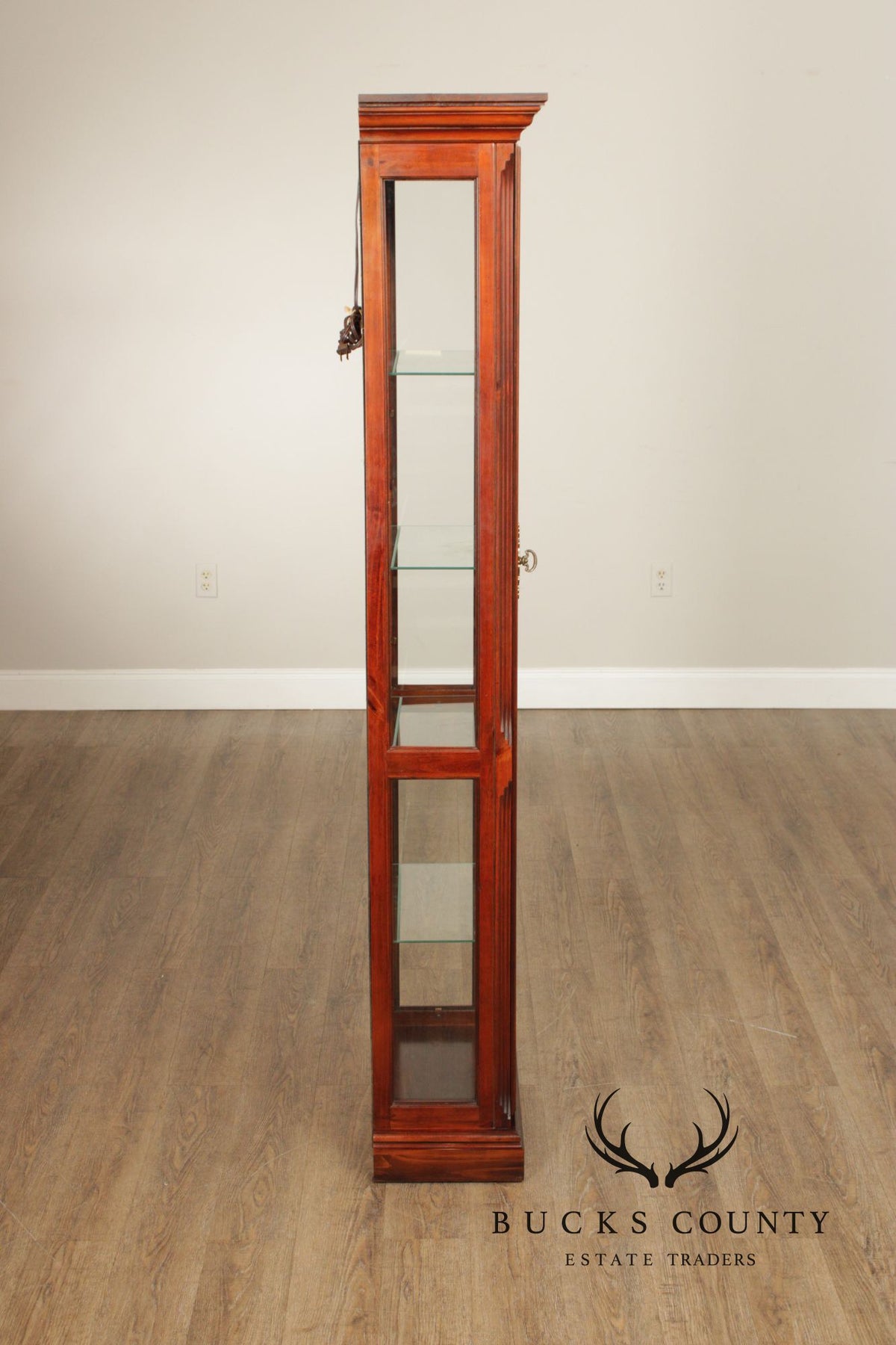 Pulaski Furniture Cherry Curio Cabinet