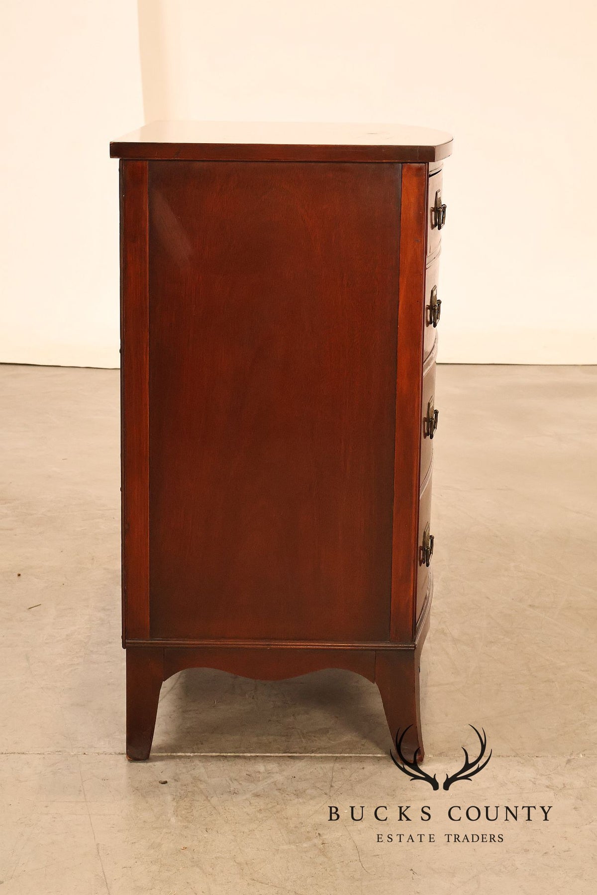 Drexel Pair Of Banded Mahogany Bow Front Bachelor Chests
