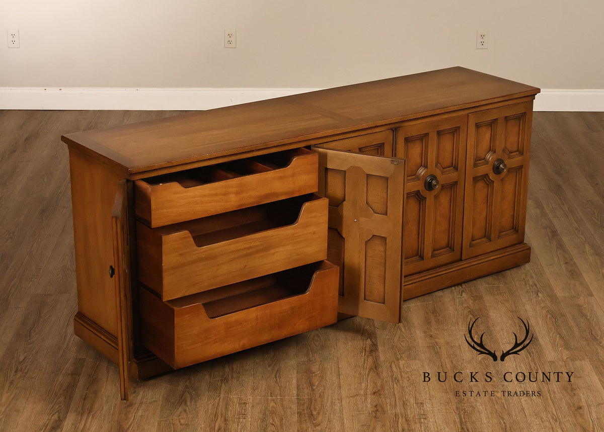 Henredon Mid Century Modern Walnut Sideboard