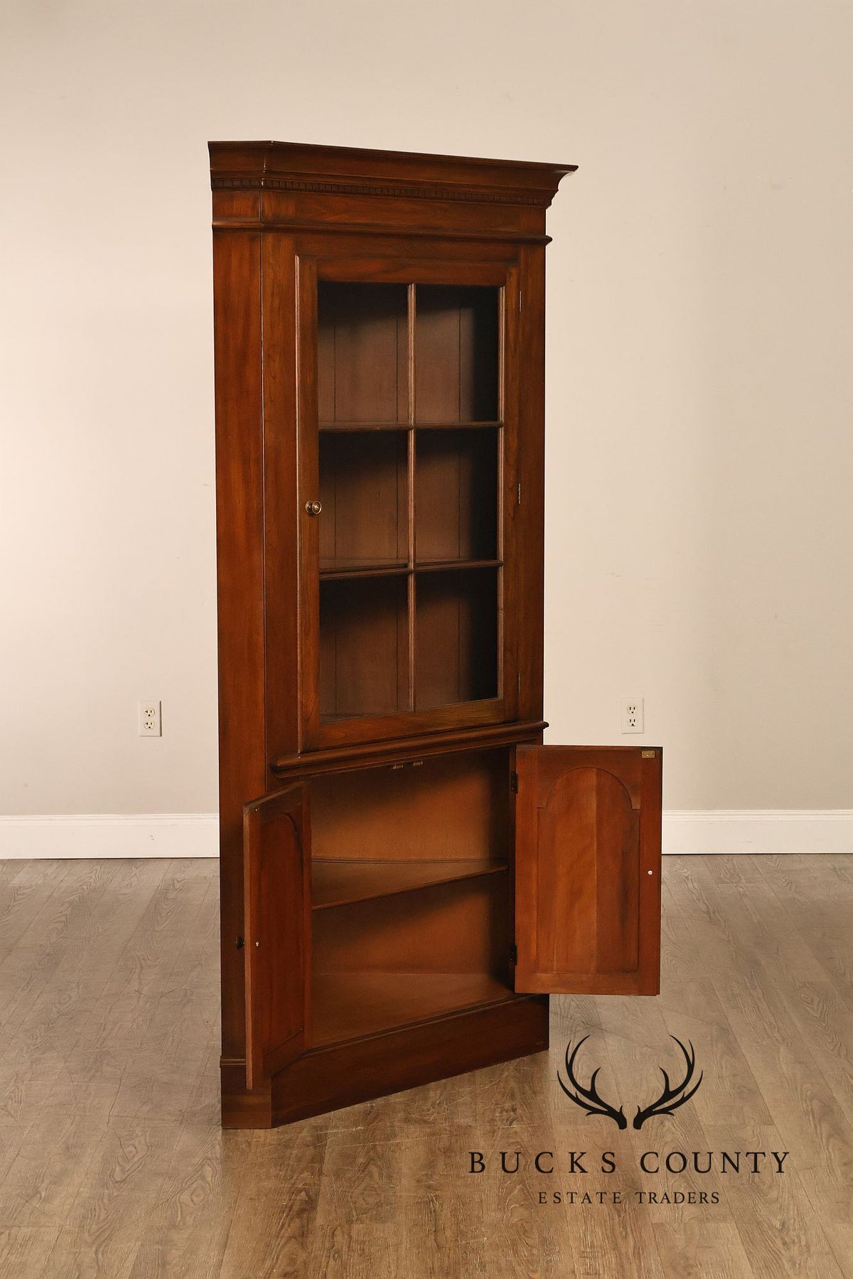Pennsylvania House Georgian Pair of Lighted Corner Display Cabinets