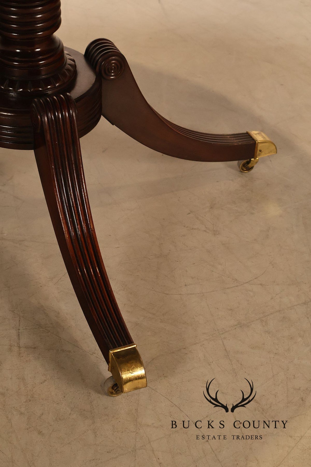 Baker Furniture 'Collectors Edition' Round Mahogany Pedestal Dining Table