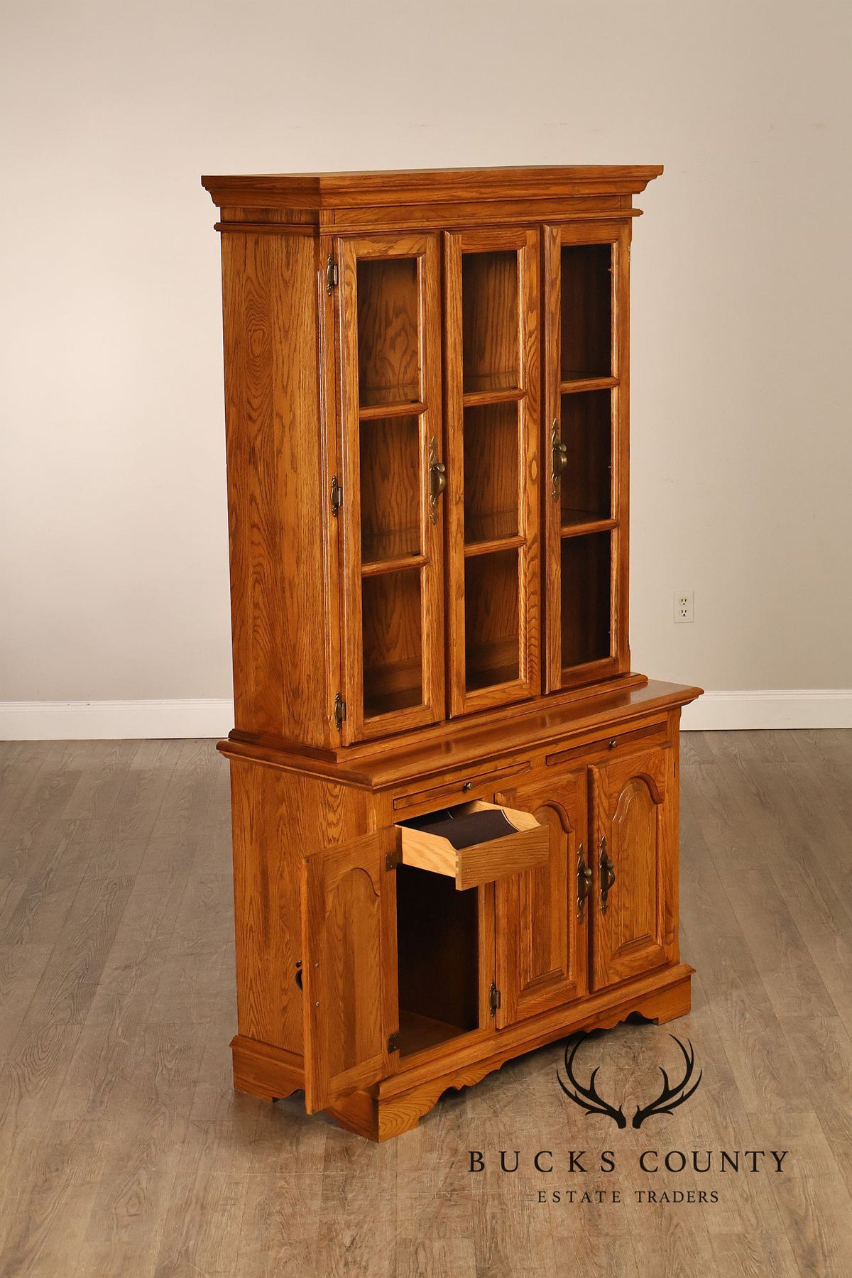 Nichols And Stone Oak Lighted China Cabinet