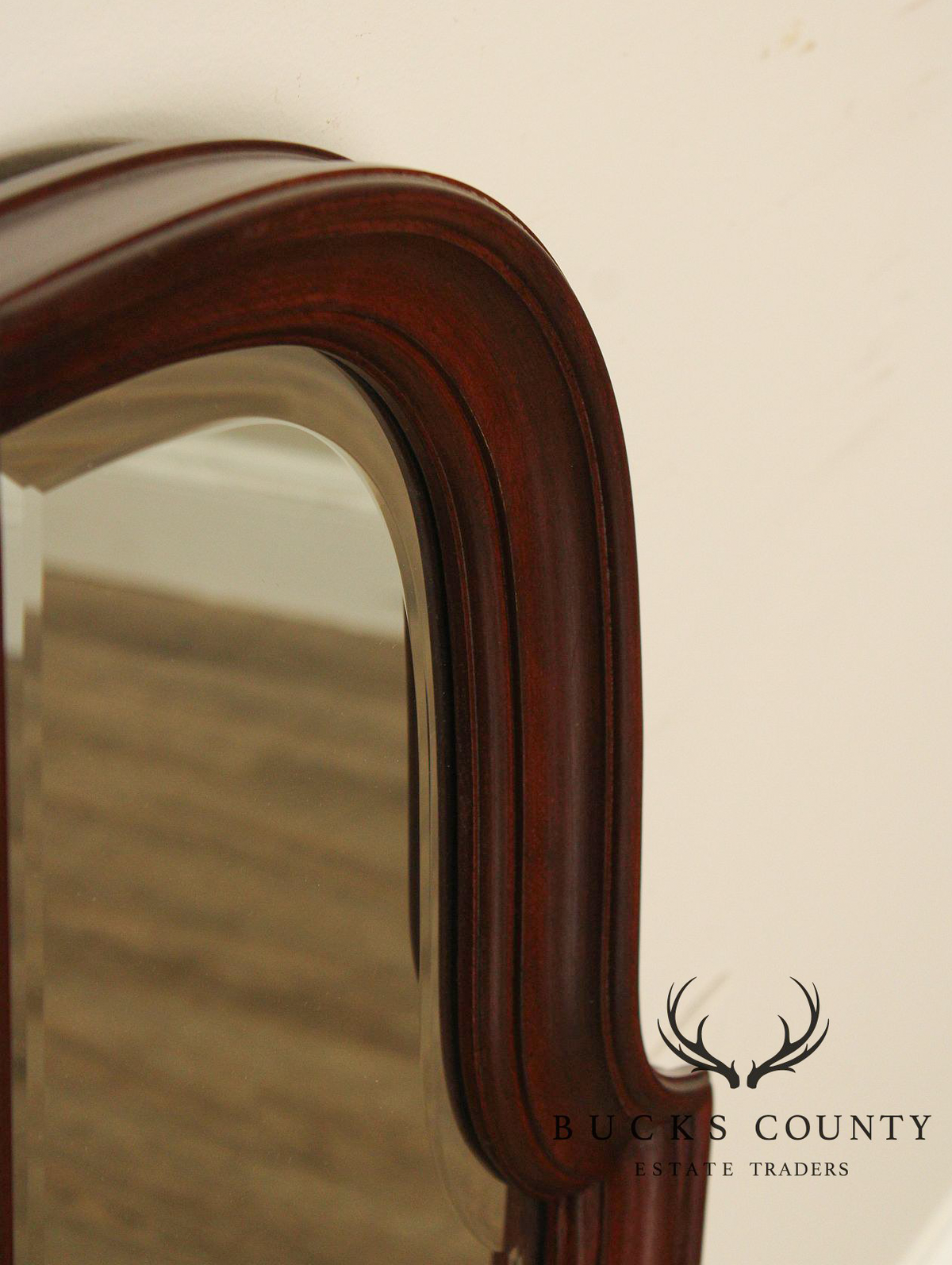 Ethan Allen 'Georgian Court' Cherry Tri-Fold Dresser Mirror