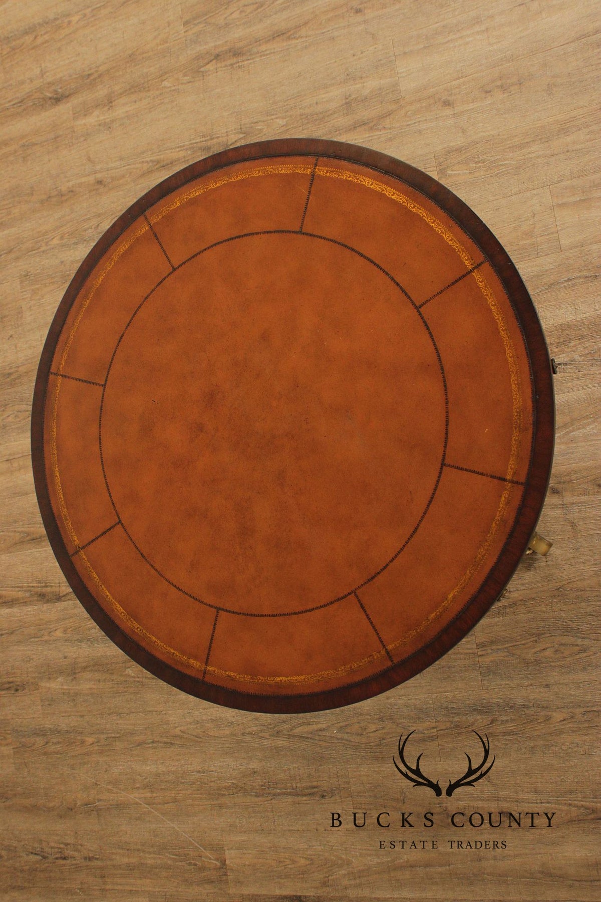 Ethan Allen Regency Style Round Leather Top Mahogany Rent Table