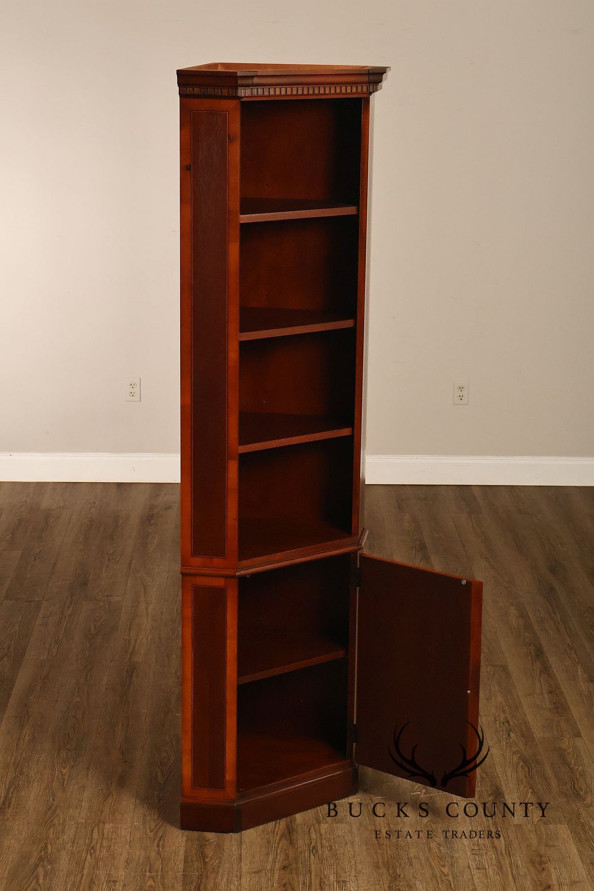 Heckman Furniture Federal Style Mahogany Corner Cabinet With Inlay