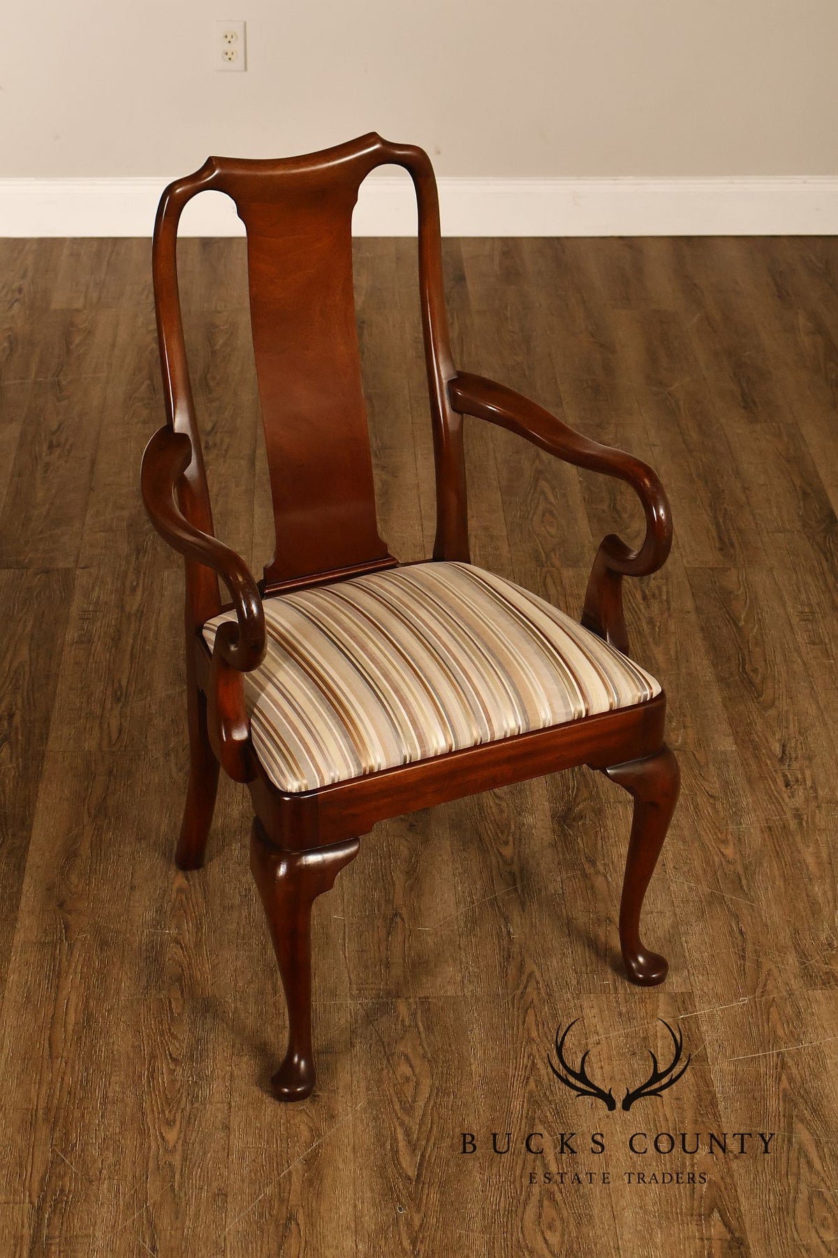 Kittinger Queen Anne Style Pair of Mahogany Gooseneck Armchairs