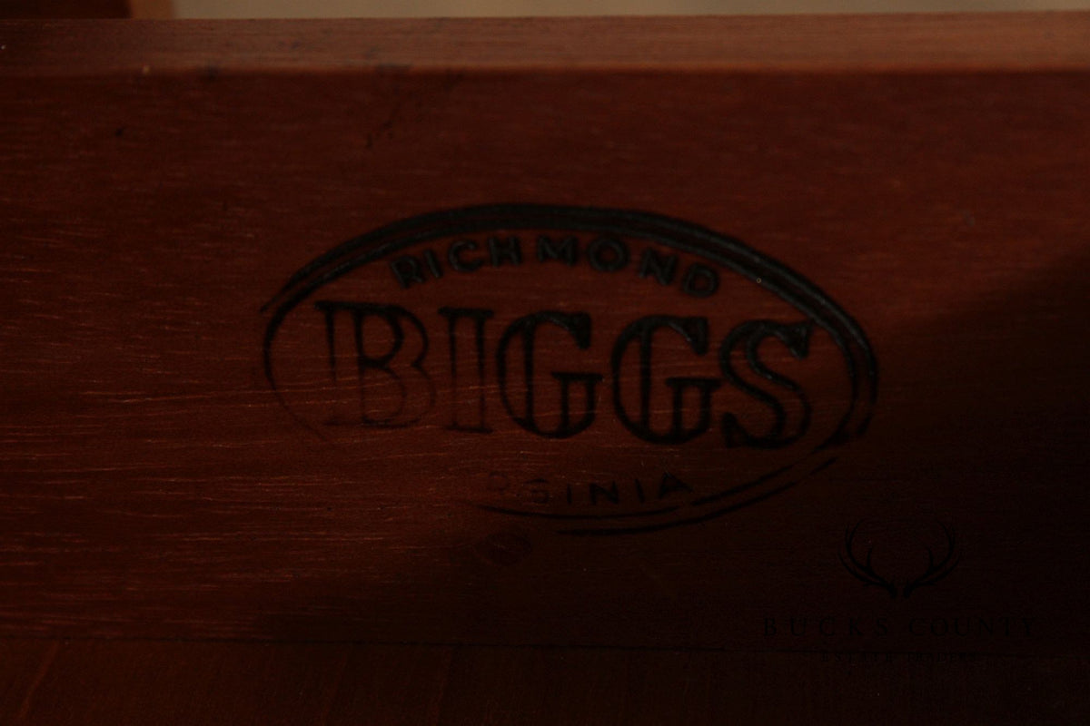 Biggs Queen Anne Style Mahogany Drop Leaf Side Table