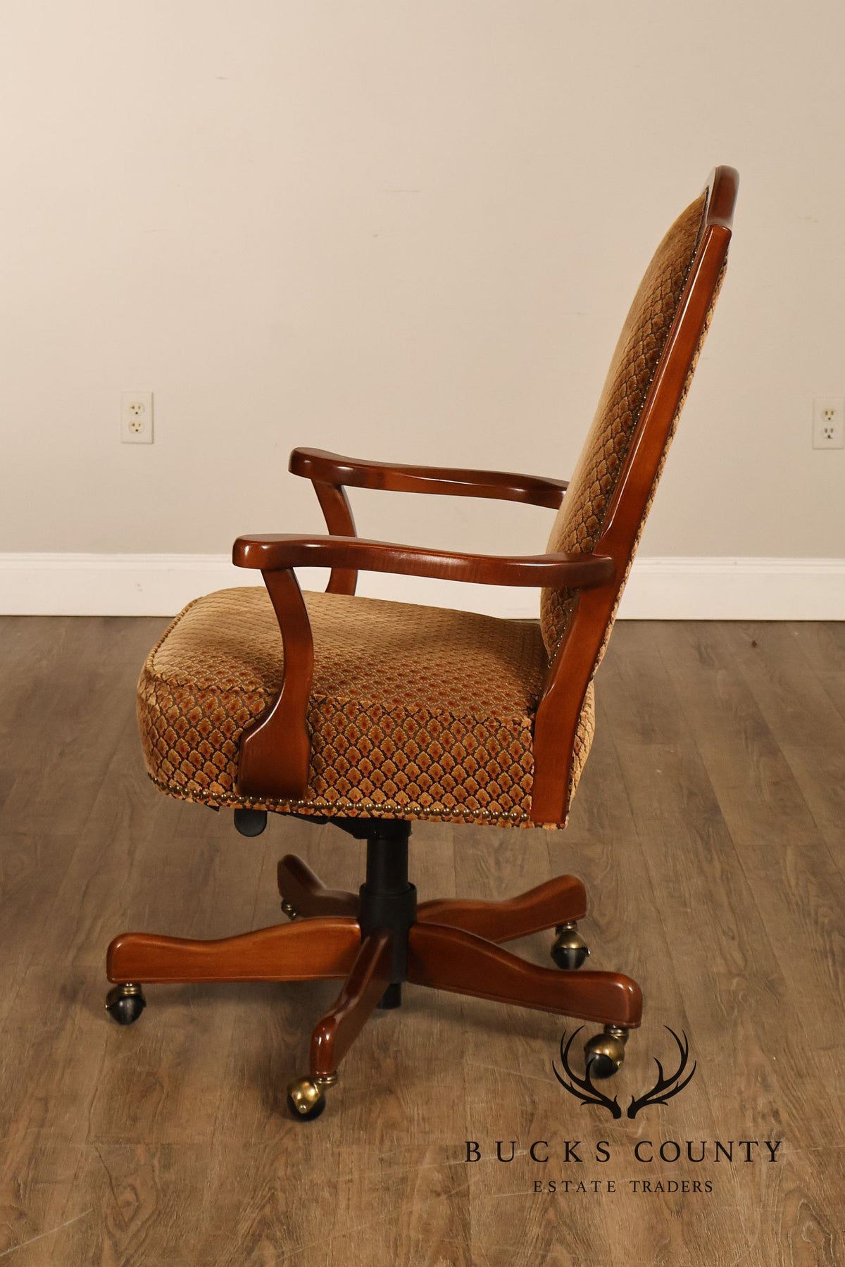 Bradington-Young Traditional Upholstered Executive Swivel Desk Chair