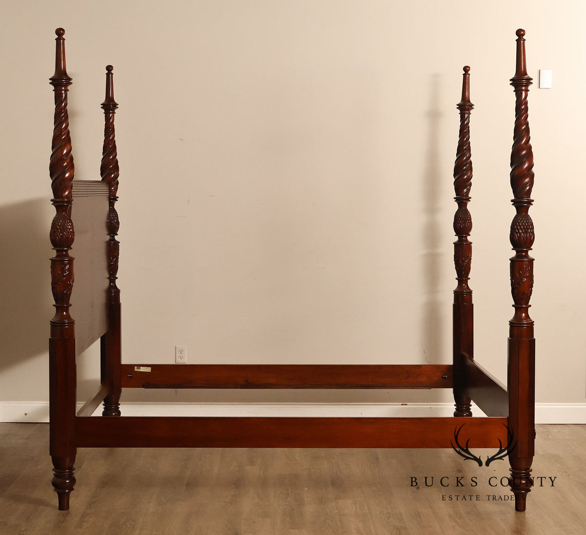 Lexington Furniture Carved Mahogany King Four Poster Bed