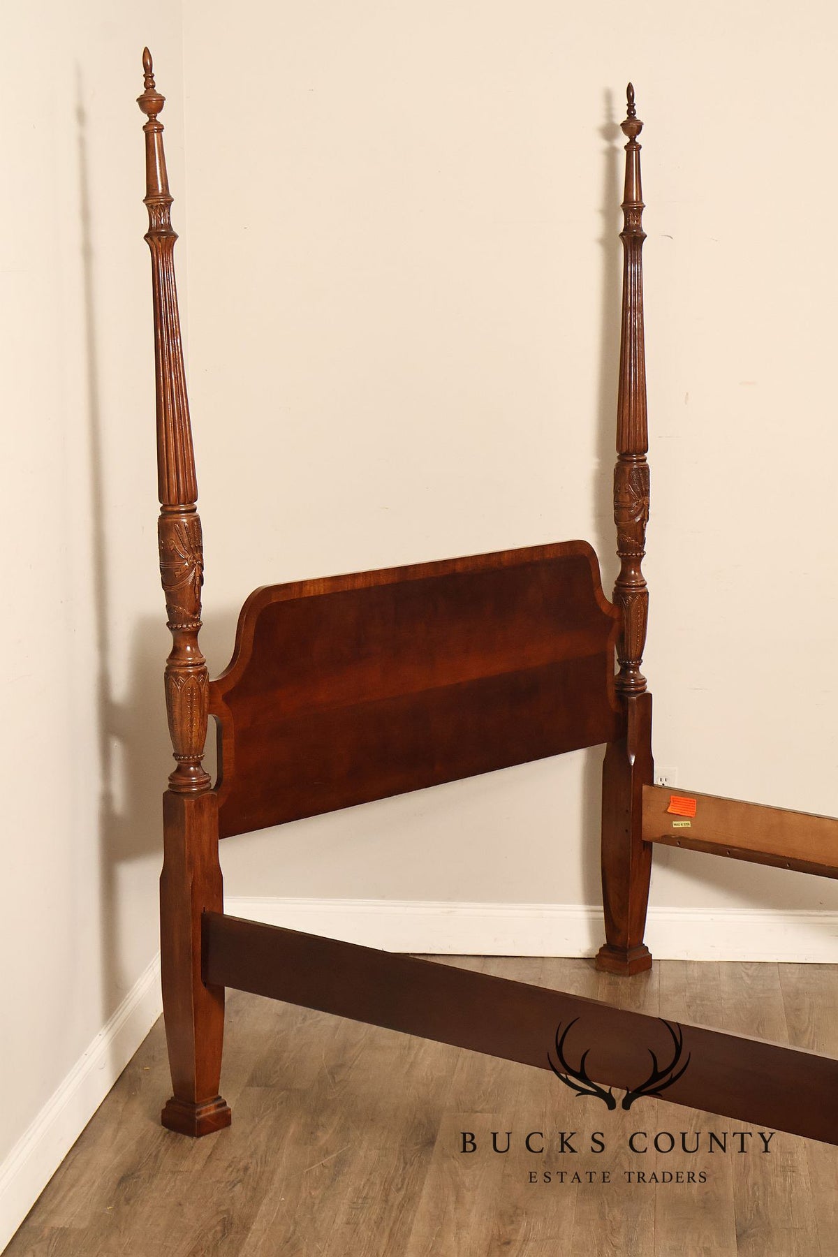 Thomasville Traditional Queen Size Poster Bed