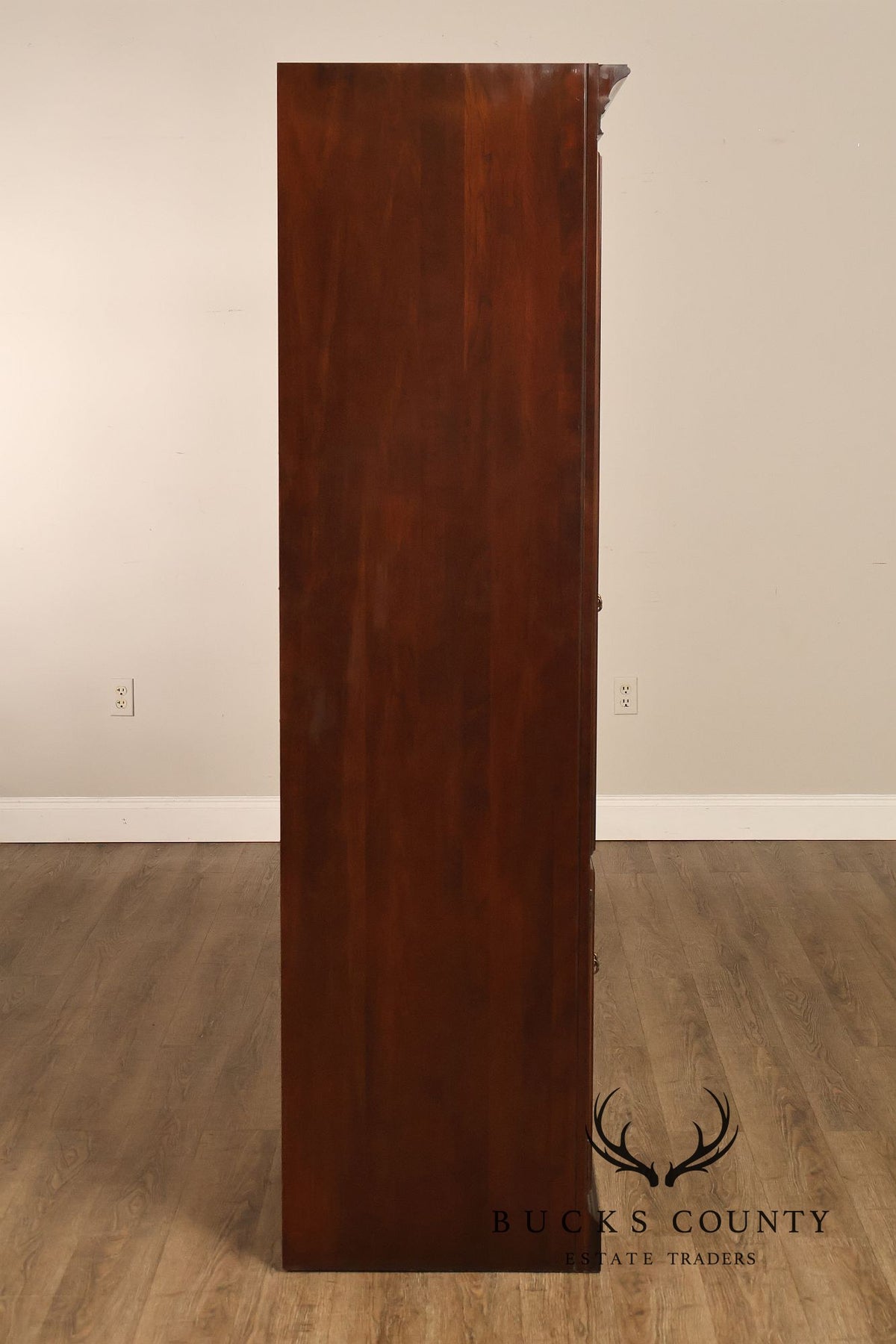 Ethan Allen Georgian Court Collection Traditional Entertainment Armoire Cabinet