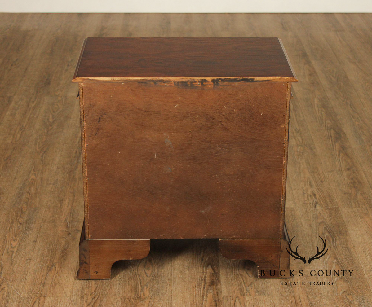 Century Furniture Georgian Style Pair of Mahogany Nightstands