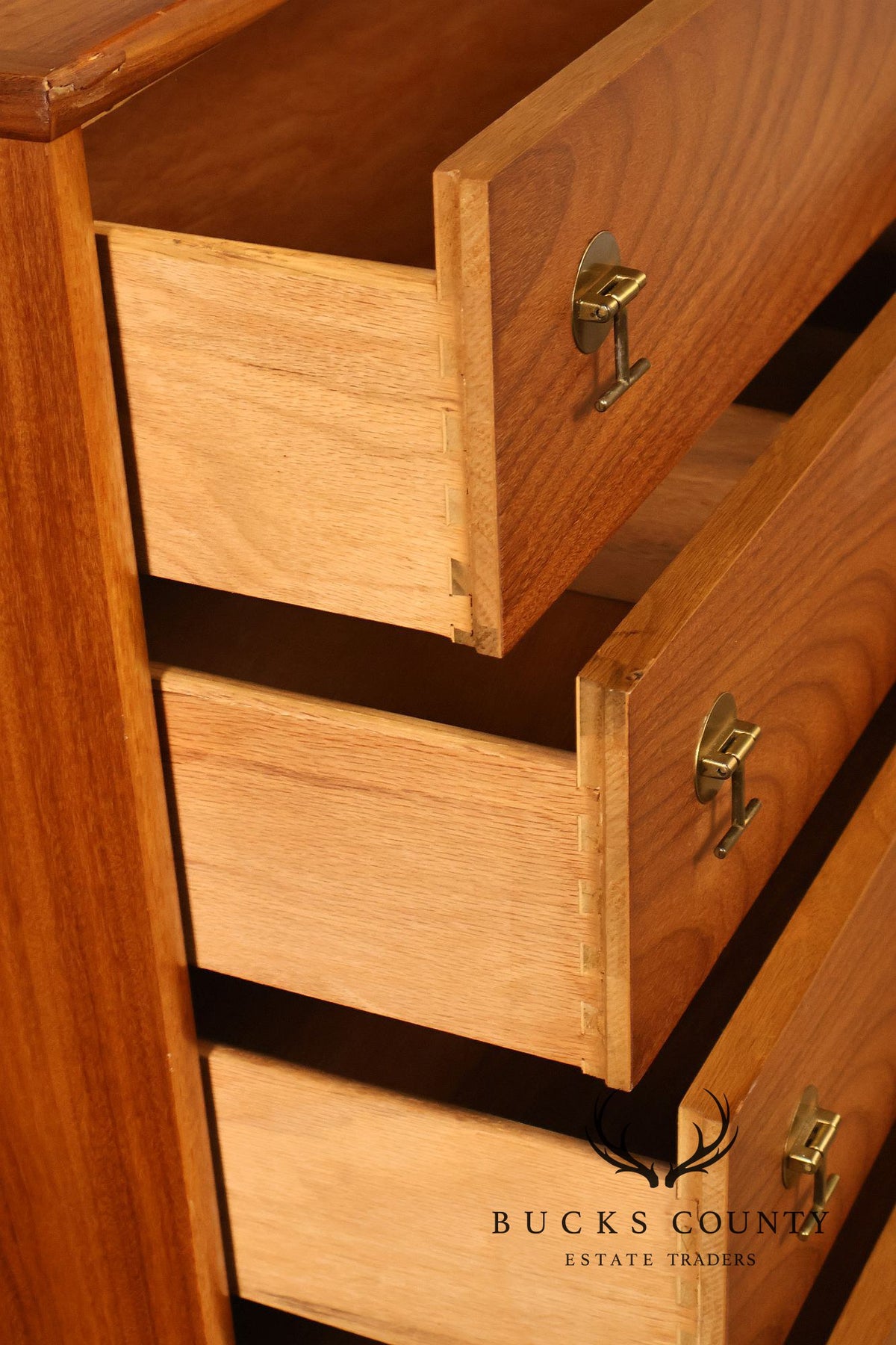 Stanley Furniture Mid Century Modern Chest of Drawers