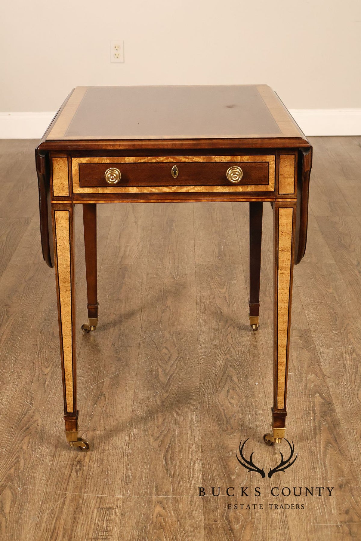 Henredon Historic Natchez Collection Mahogany And Burl Drop Leaf Pembroke Side Table