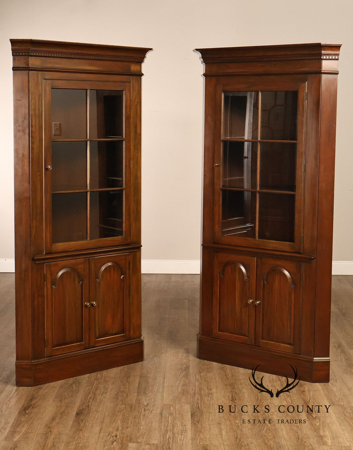 Pennsylvania House Georgian Pair of Lighted Corner Display Cabinets