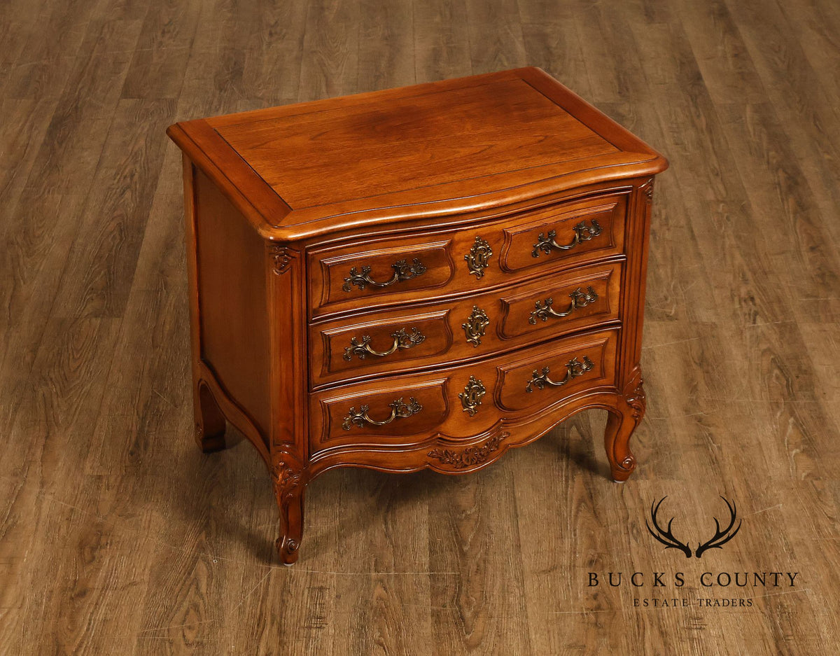 Henredon 'Villandry' French Louis XV Style Walnut Nightstand