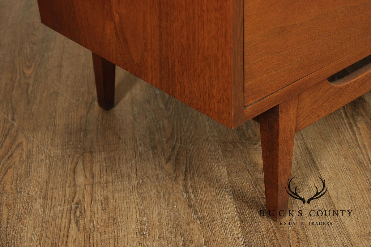 American Of Martinsville Mid-Century Modern Walnut Gentleman's Chest