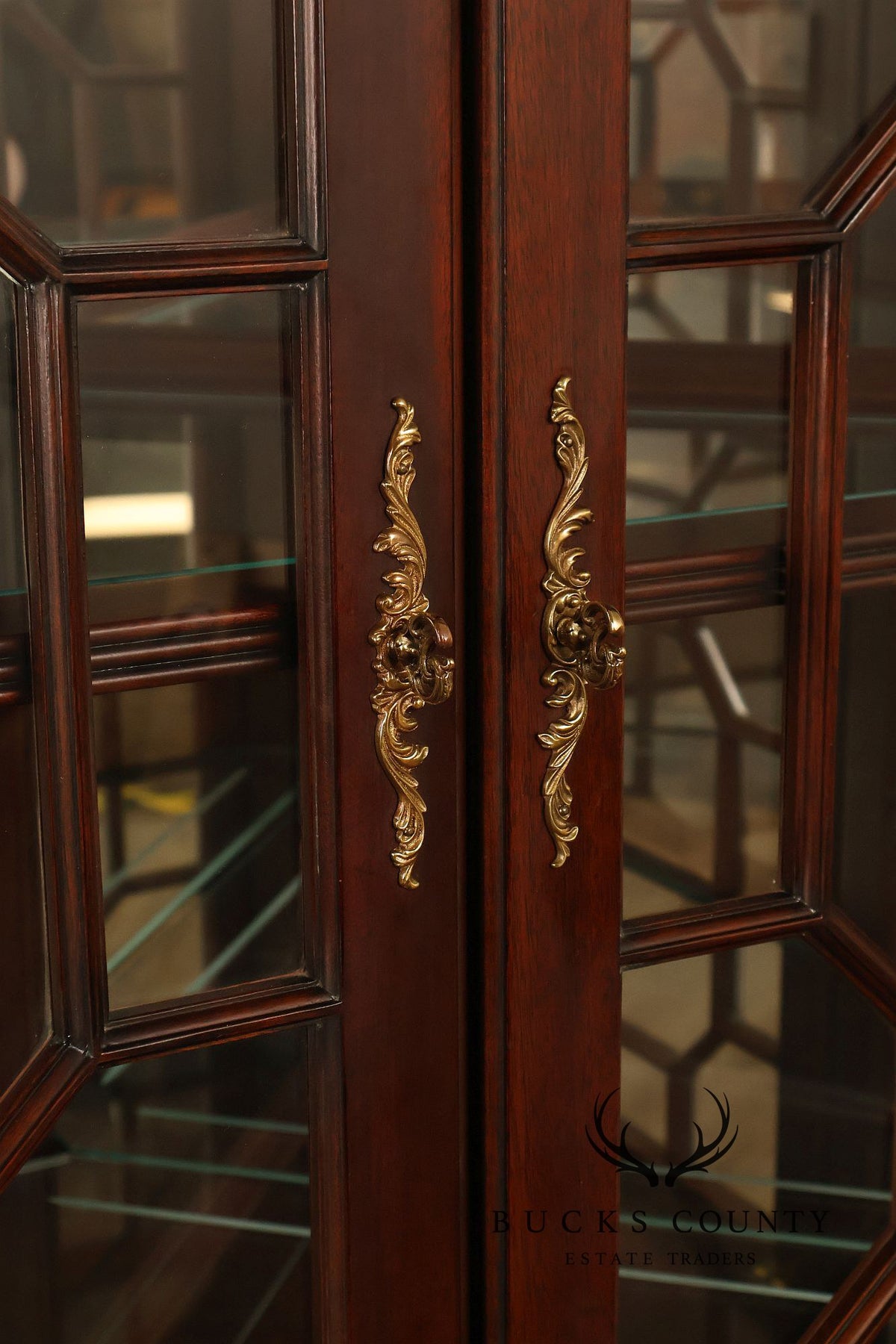 Henkel Harris Chippendale Style Genuine Mahogany Corner Cabinet