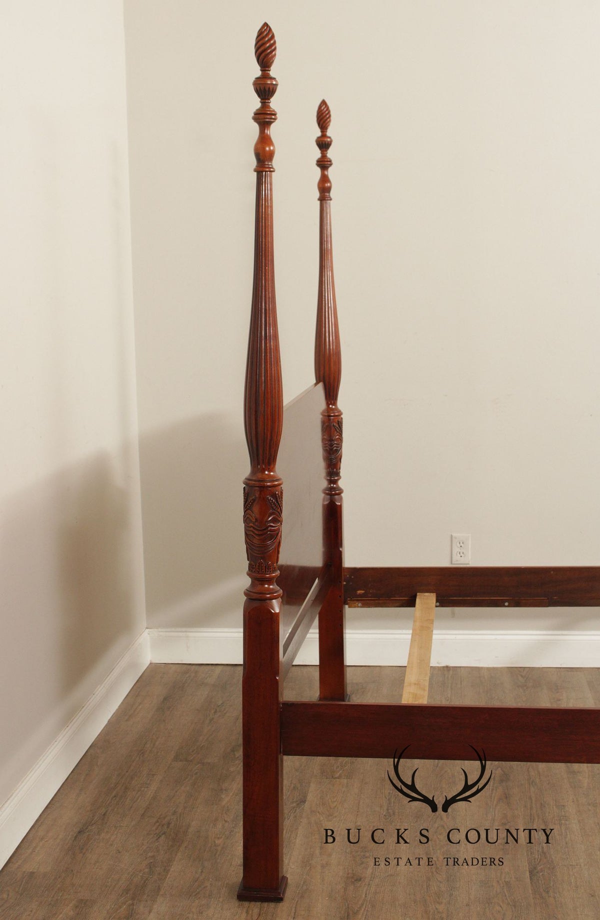 Lexington Queen Size Carved Mahogany Poster Bed