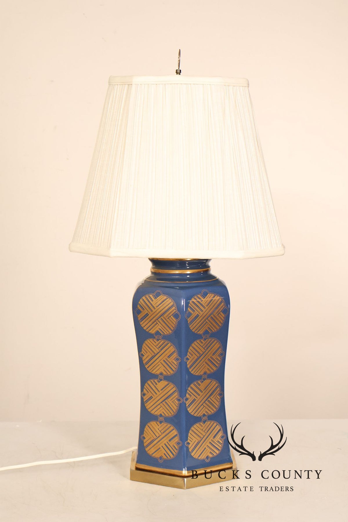 Contemporary Asian Style Pair of Porcelain Table Lamps