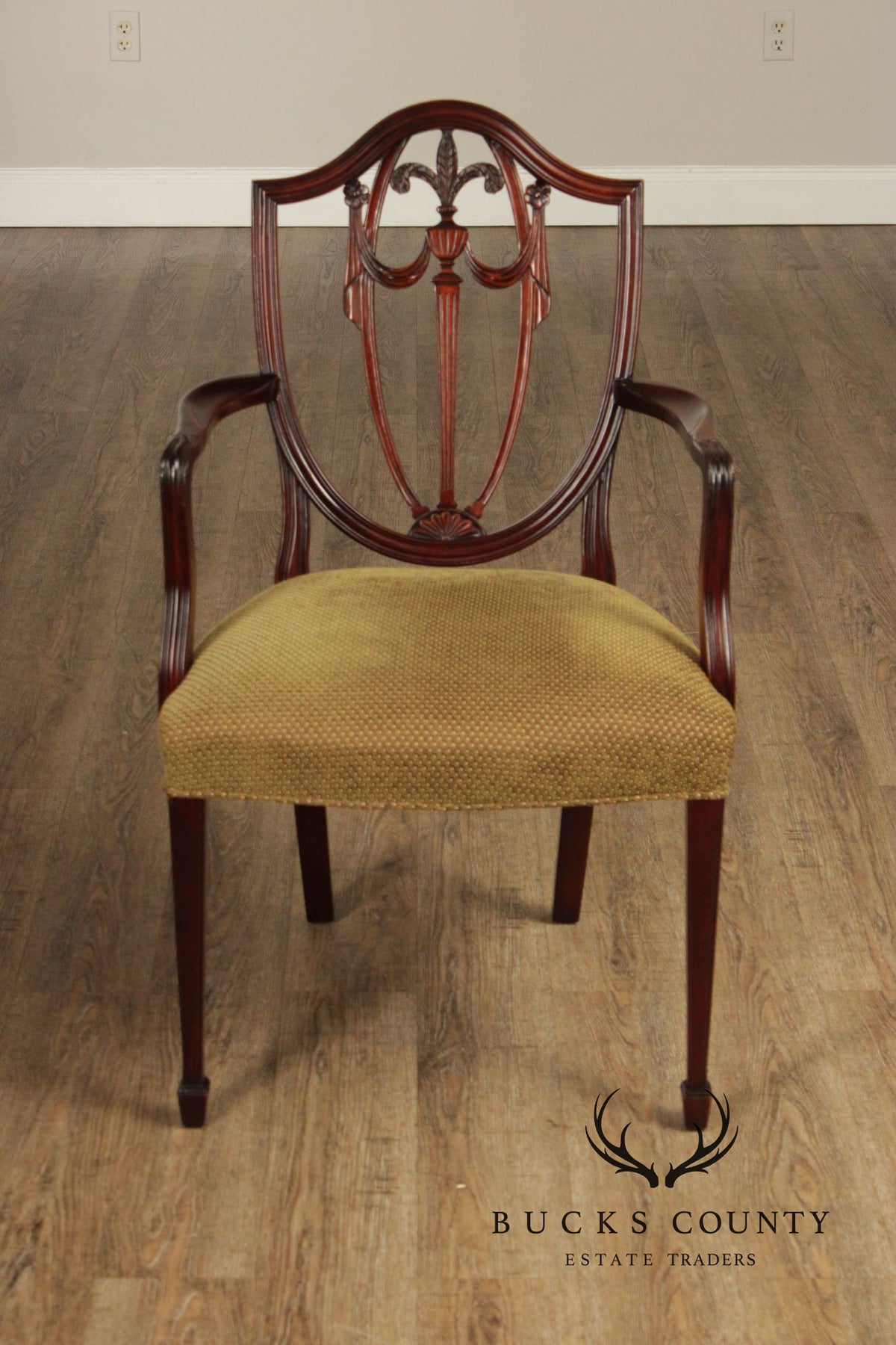 Kindel Hepplewhite Set Of 8 Mahogany Shield Back Dining Chairs