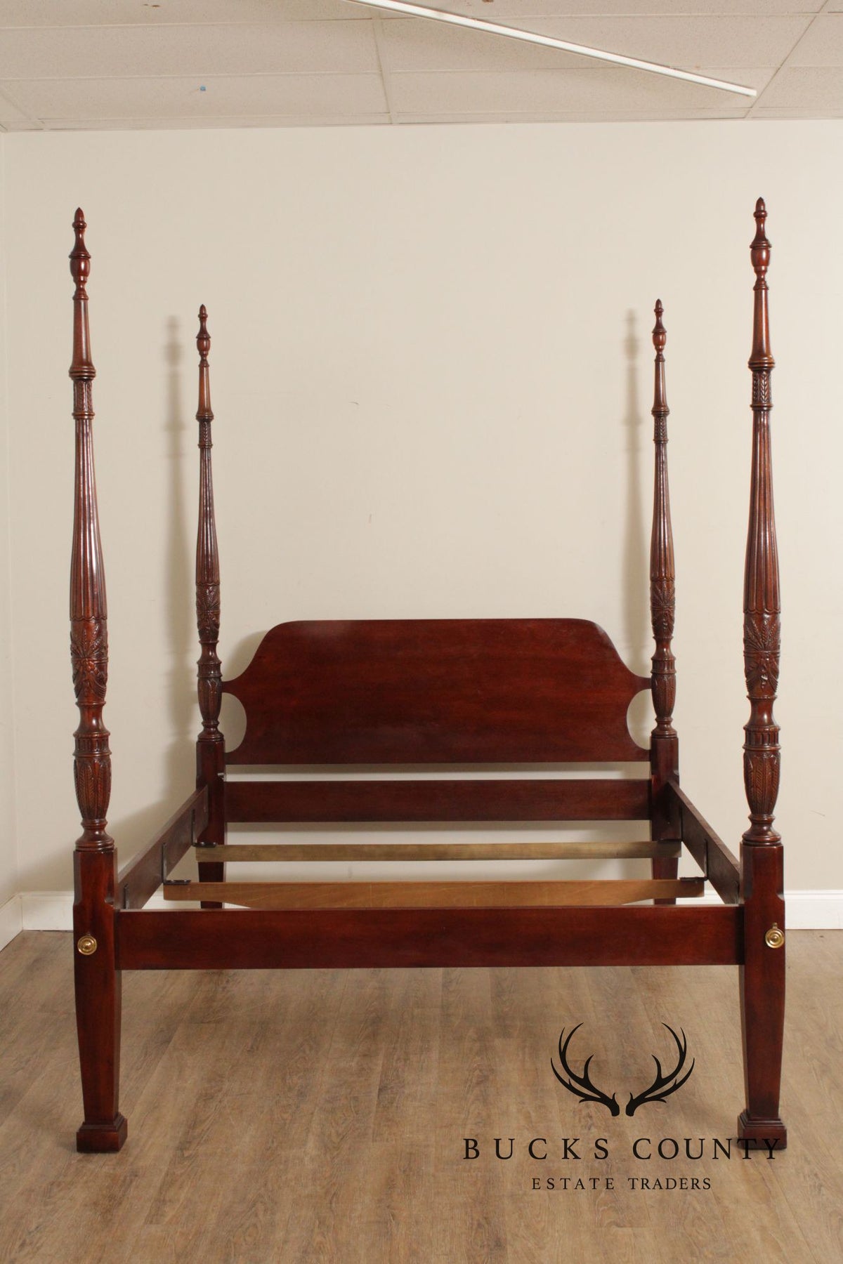 Drexel '18th Century Classics' Mahogany Queen Poster Bed