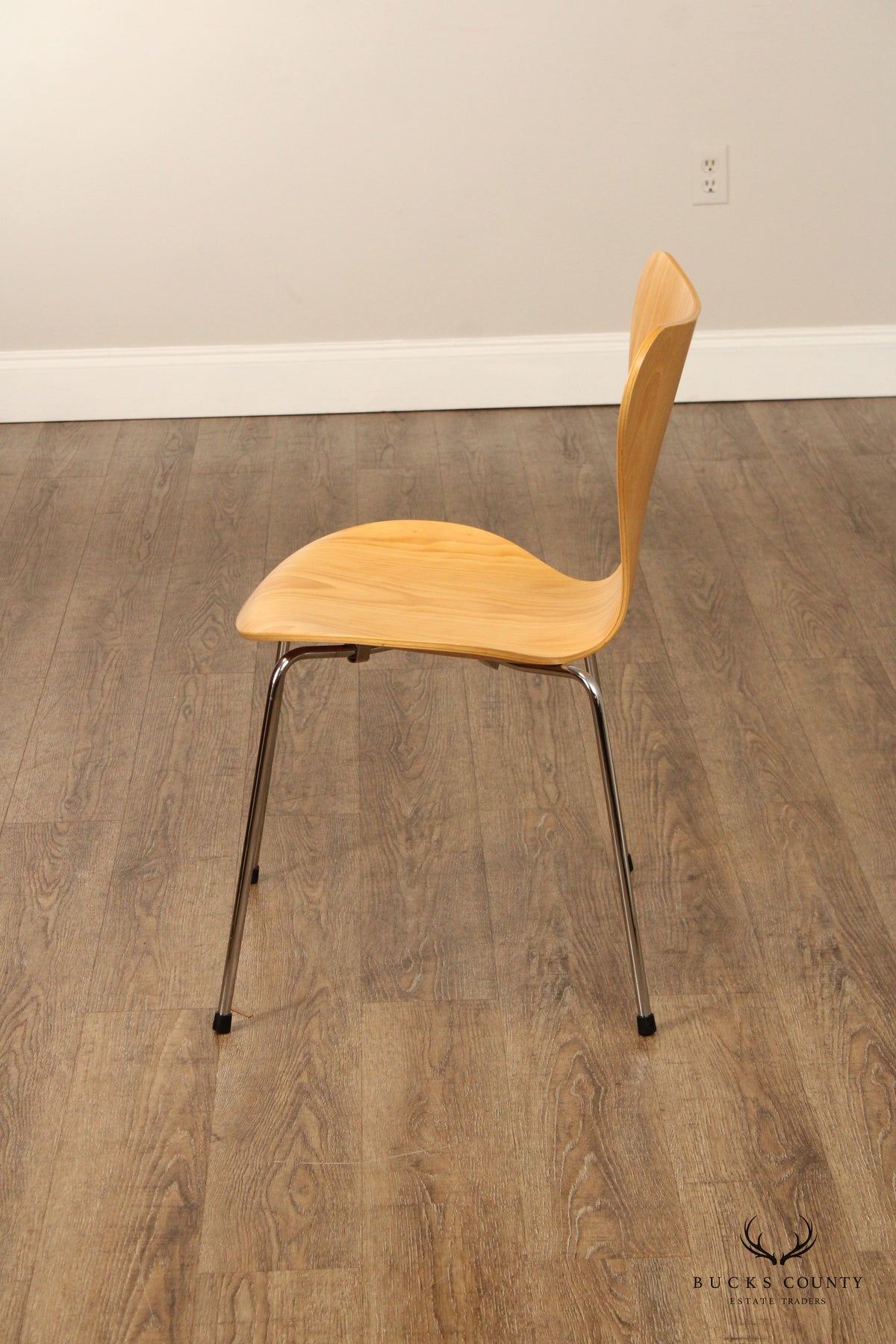 ARNE JACOBSEN FOR FRITZ HANSEN DANISH MODERN SET OF SIX DINING CHAIRS