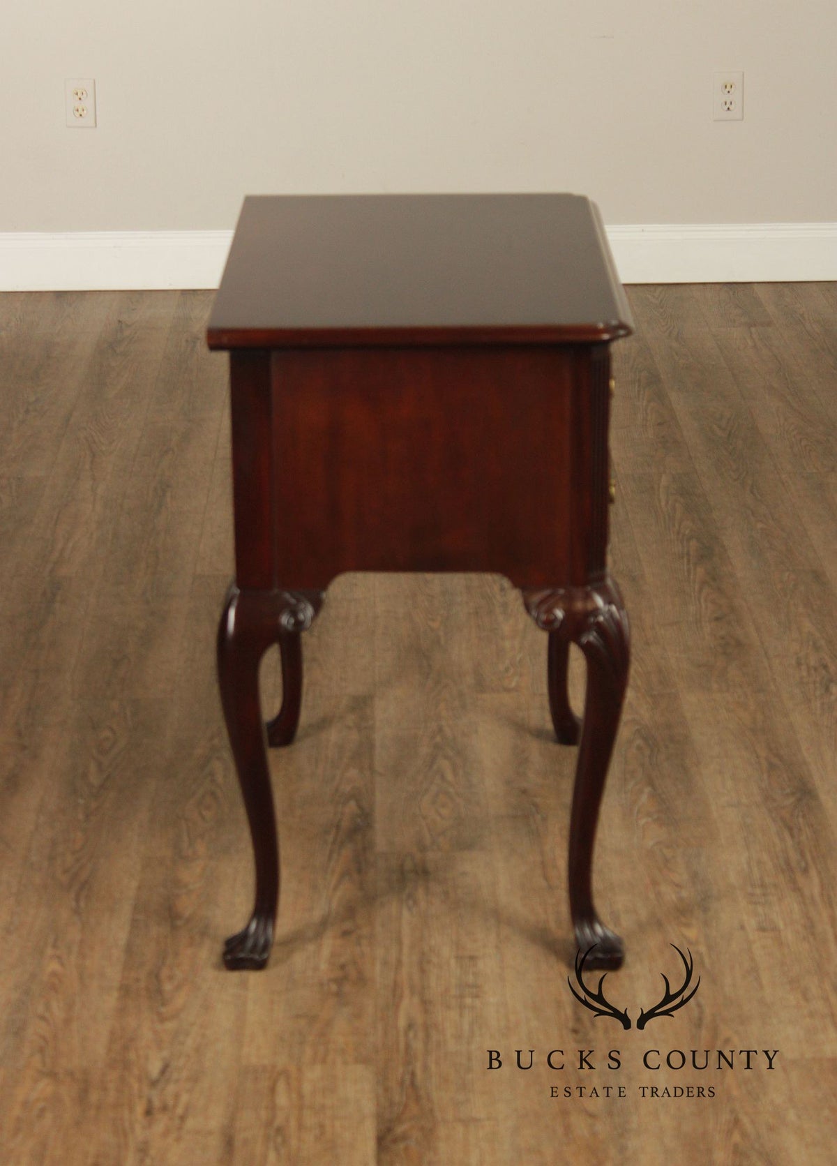 Councill Craftsmen Georgian Style Mahogany Shell Carved Lowboy