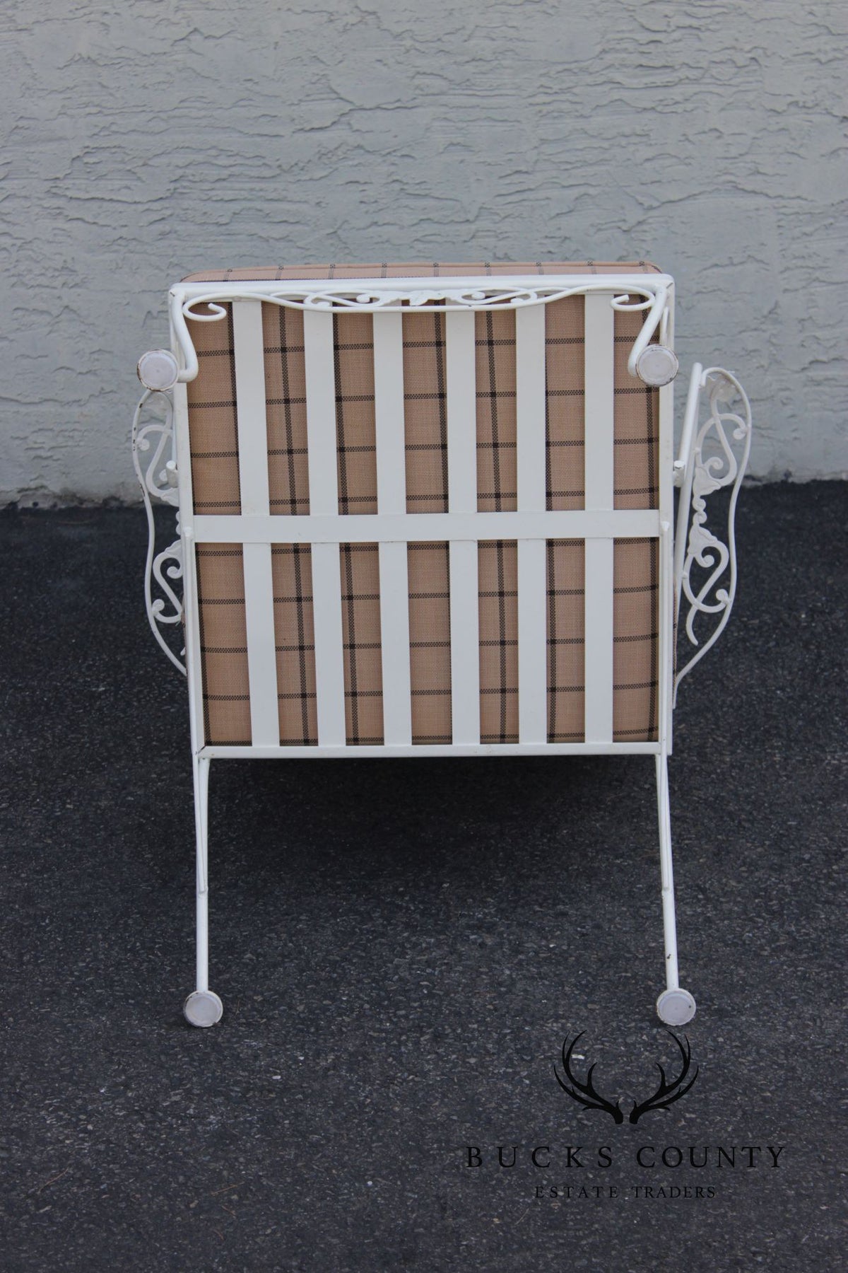 Vintage Pair of Wrought Iron Outdoor Patio Lounge Chairs
