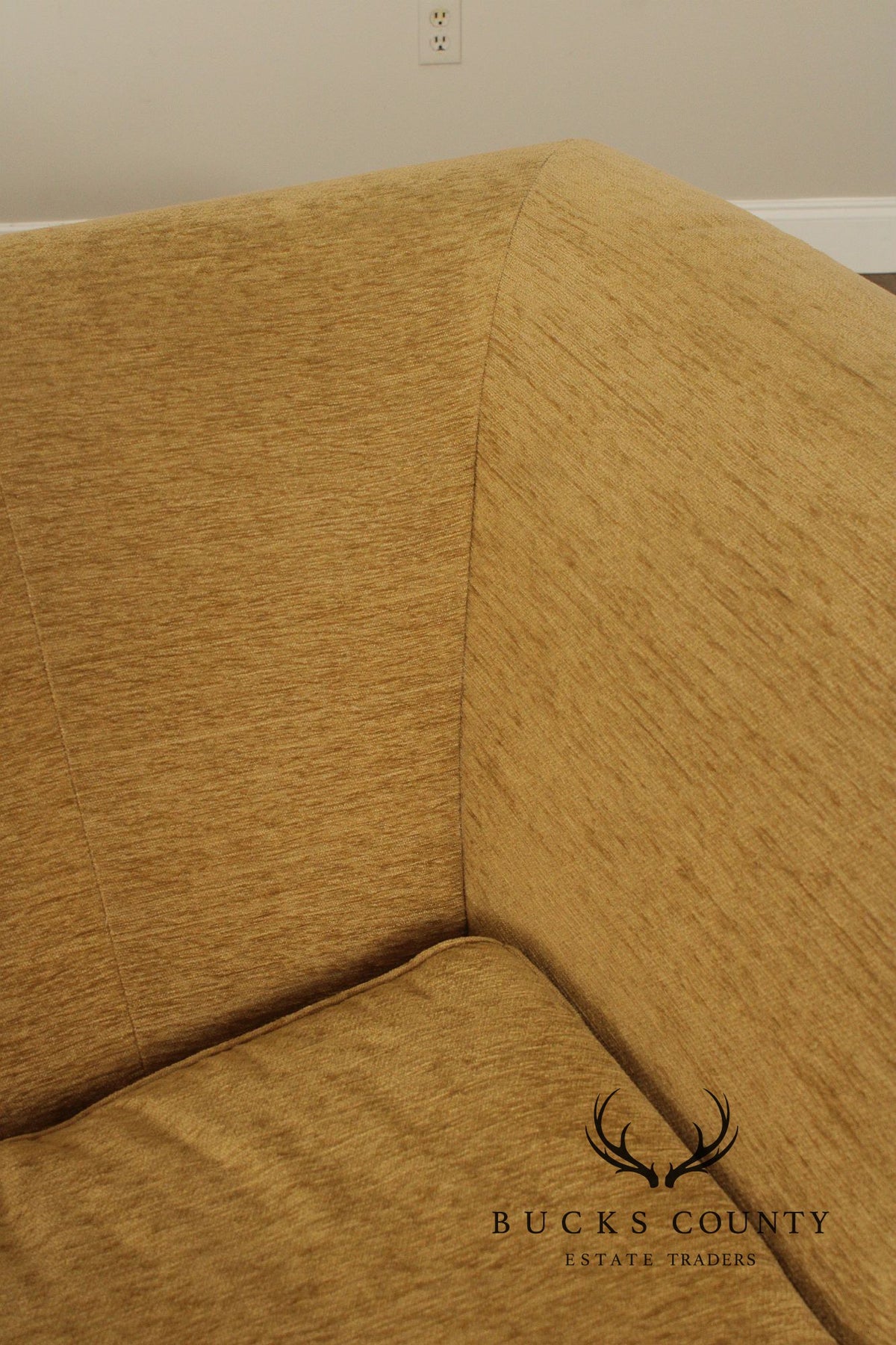 Raymond Waites For Lane Upholstery Traditional Skirted Sofa