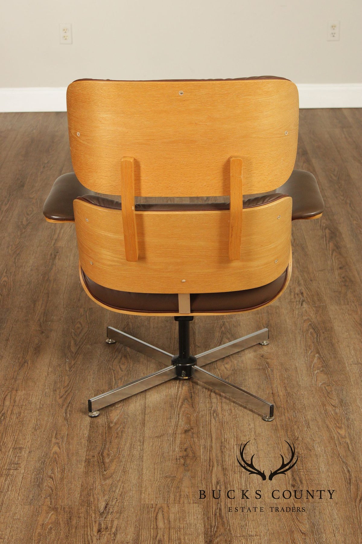 Eames Style Leather Swivel Chair with Ottoman
