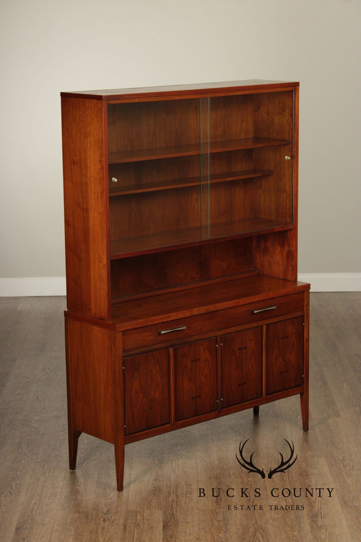 Lane 'Tuxedo' Mid Century Modern Walnut China Cabinet