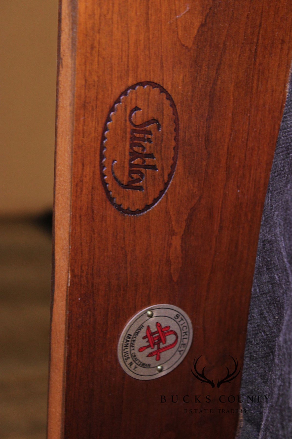 Stickley Mission Collection Cherry Prairie Settle