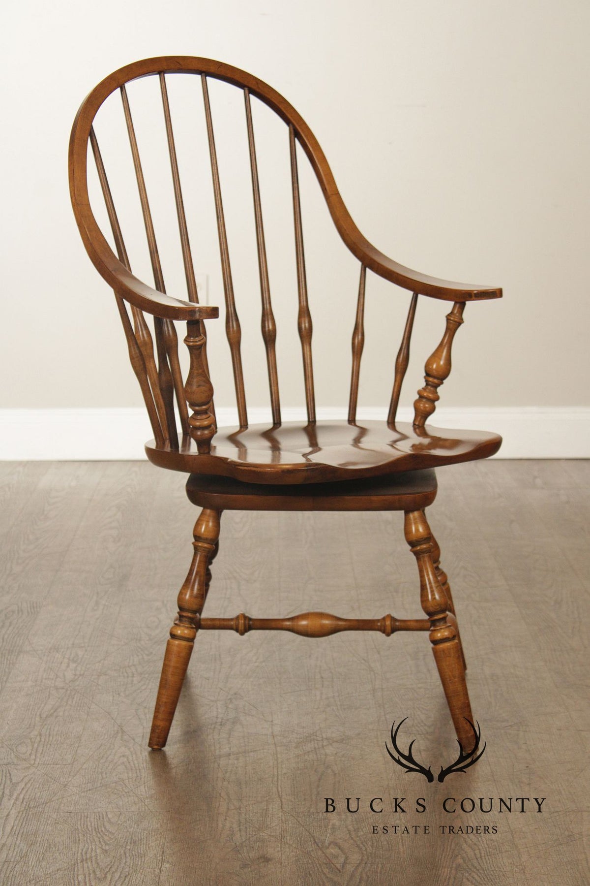 Ethan Allen Colonial Maple Windsor Style Swivel Armchair