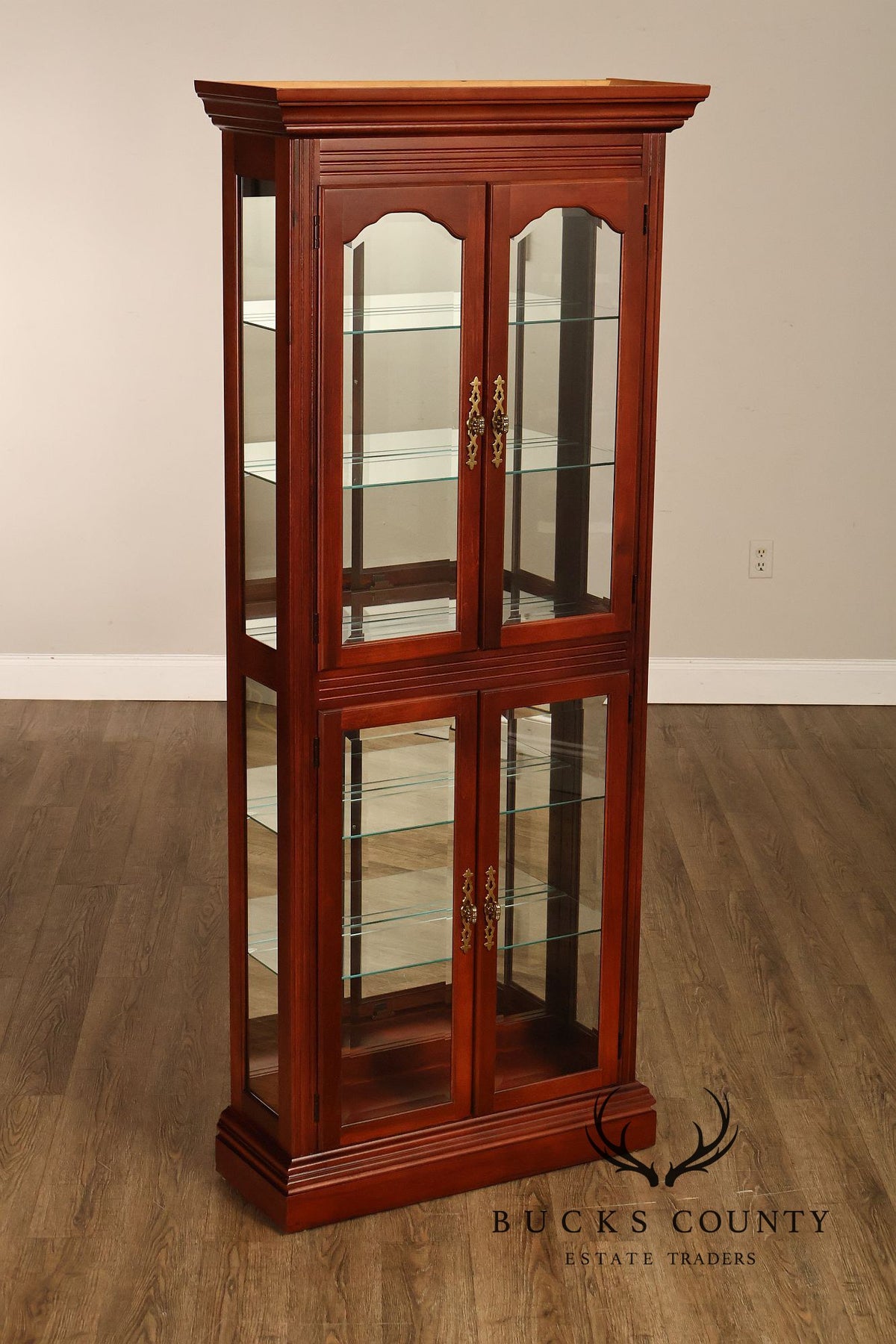 Pulaski Furniture Curio Display Cabinet